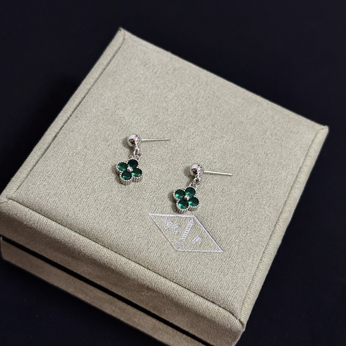 Van Cleef Arpels Alhambra earrings Silver-toned metal with emerald green gemstones One size