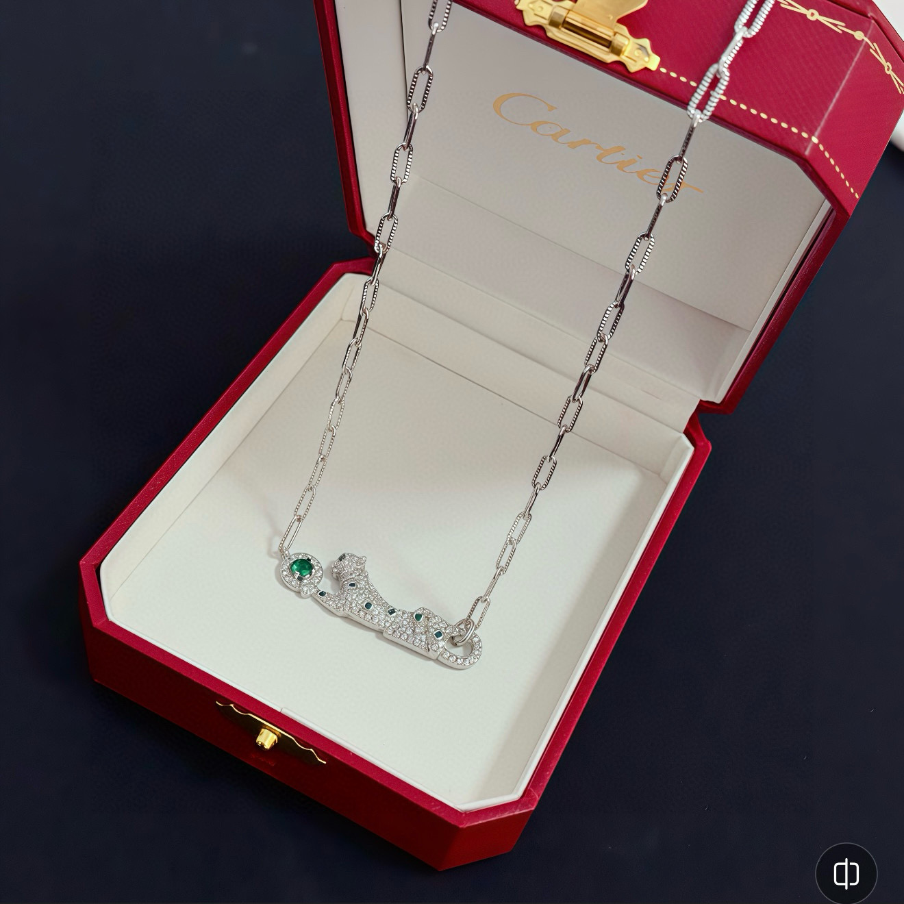 卡地亚猎豹项链 高端定制版本 镶嵌钻工艺 V金材质 经典而时尚风格 用凌厉线条重构爱情美学！打破常规，镶