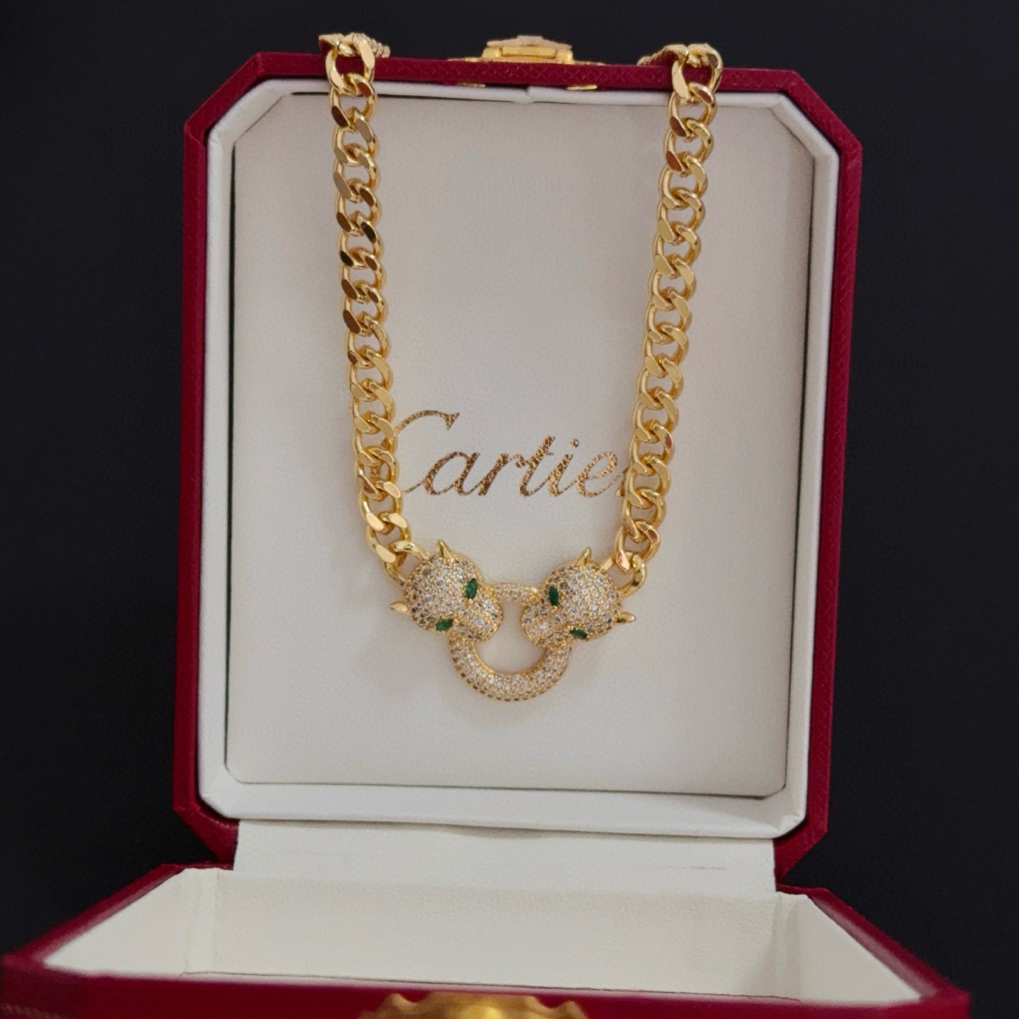 卡地亚镶钻猎豹项链 高端定制版本 镶嵌钻工艺 V金材质 经典而时尚风格 用凌厉线条重构爱情美学！打破常规