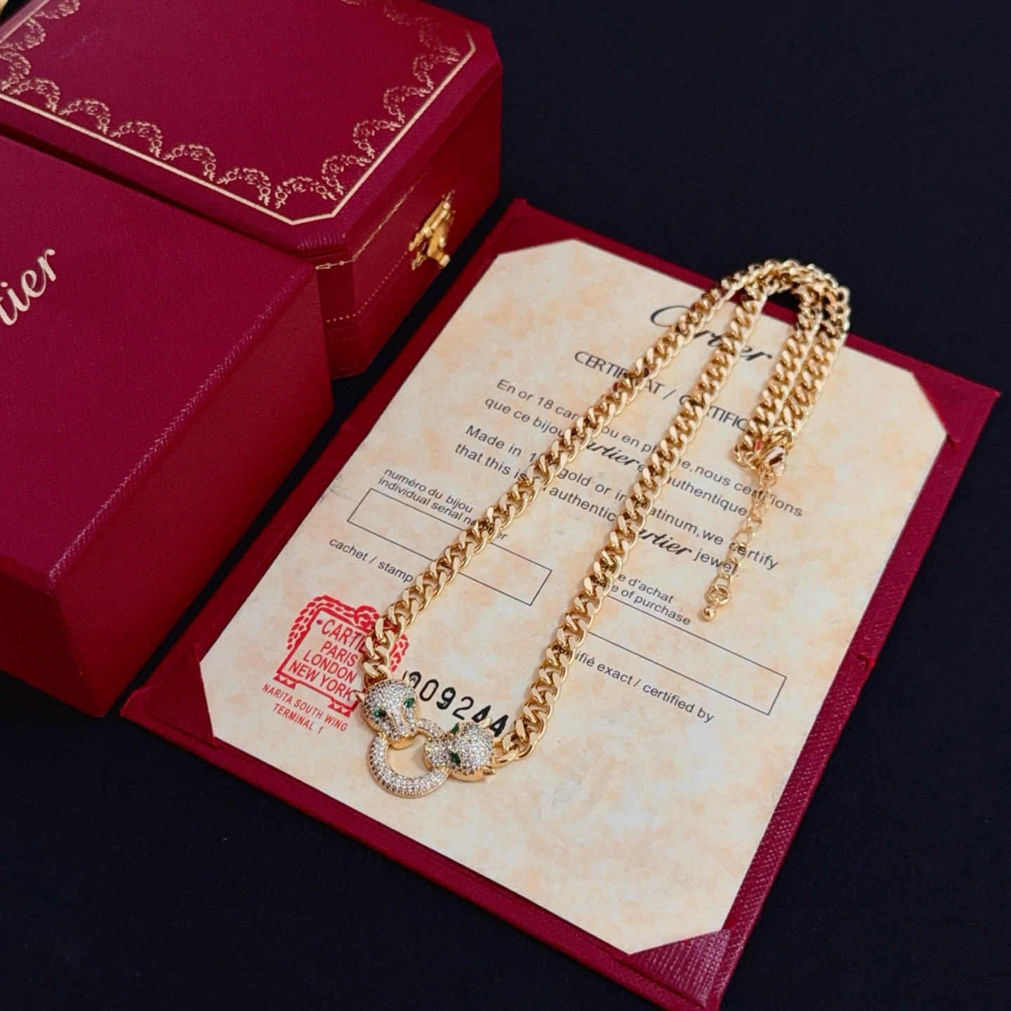 卡地亚镶钻猎豹项链 高端定制版本 镶嵌钻工艺 V金材质 经典而时尚风格 用凌厉线条重构爱情美学！打破常规