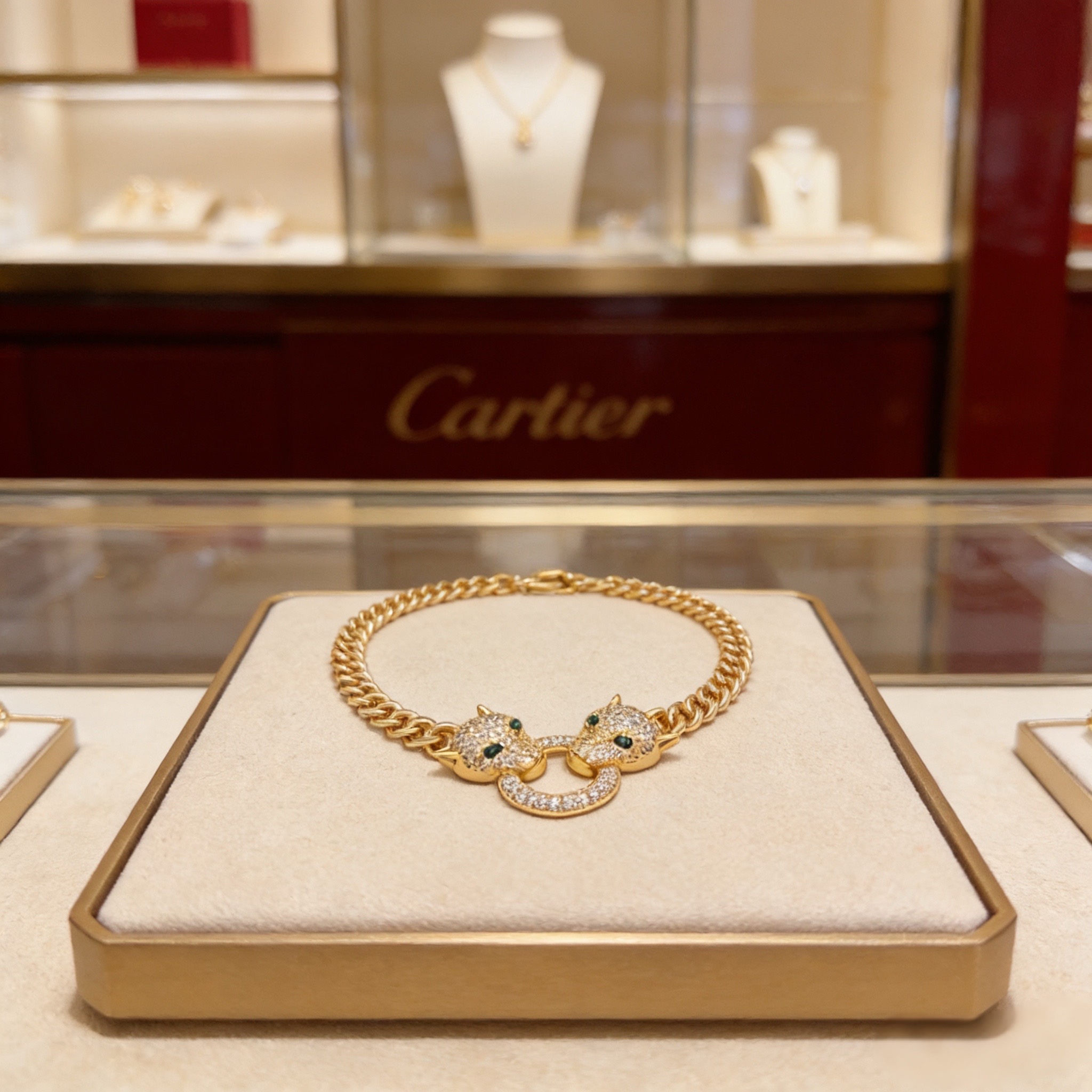 卡地亚镶钻猎豹项链 高端定制版本 镶嵌钻工艺 V金材质 经典而时尚风格 用凌厉线条重构爱情美学！打破常规