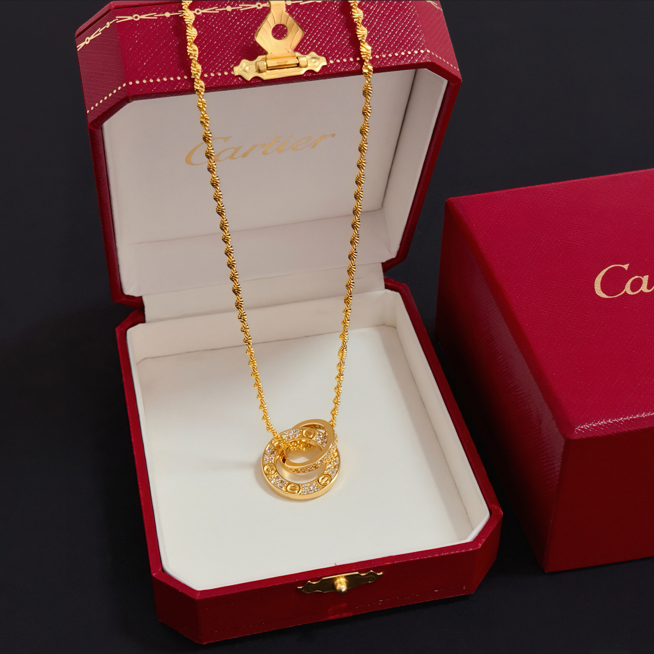 NO:725168,Cartier necklace, high-end customized version, inlaid with diamond craftsmanship, V gold material, classic and fashionable style, reconstructing the aesthetics of love with sharp lines!  Breaking the rules, the diamond-encrusted design actually achieves the ceiling of high-end sense - no need for flashy accumulation, love should be as pure as ever. Cartier is loved by many celebrities and Internet celebrities. The Leopard series bracelet is absolutely an eternal classic, and it is not limited to men and women, and there is no age limit!  Wear it and you will be the center of attention!  , jewelry boutique,cartier,necklace,bracelet19860909卡地亚项链 高端定制版本 镶嵌钻工艺 V金材质 经典而时尚风格 用凌厉线条重构爱情美学！打破常规,镶嵌钻设计反而成就高级感天花板——无需浮华堆砌,爱本应纯粹如初 卡地亚受众多明星网红的爱戴 豹子系列手镯 绝对是永恒经典 而且男女不限 年龄不限 ！戴上它你就是焦点！,饰品精品,cartier,necklace,bracelet,Jewelry