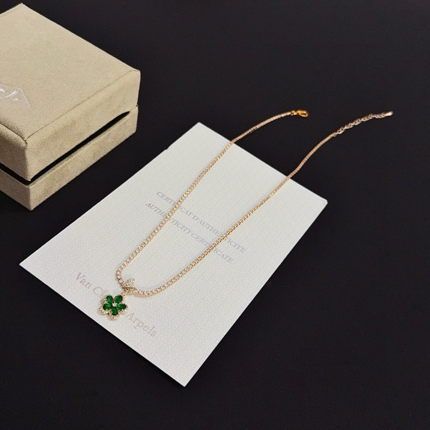 〔精工原版〕爆款 VCA四叶草🍀梵克雅宝项链 V金等级 经典之作 官网同款 时尚潮流 采用多层次金属雕刻