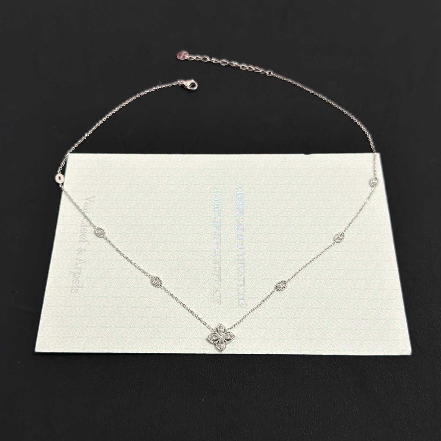 〔精工原版〕爆款 VCA四叶草🍀梵克雅宝项链，V金等级 经典之作 官网同款 时尚潮流 采用多层次金属雕刻