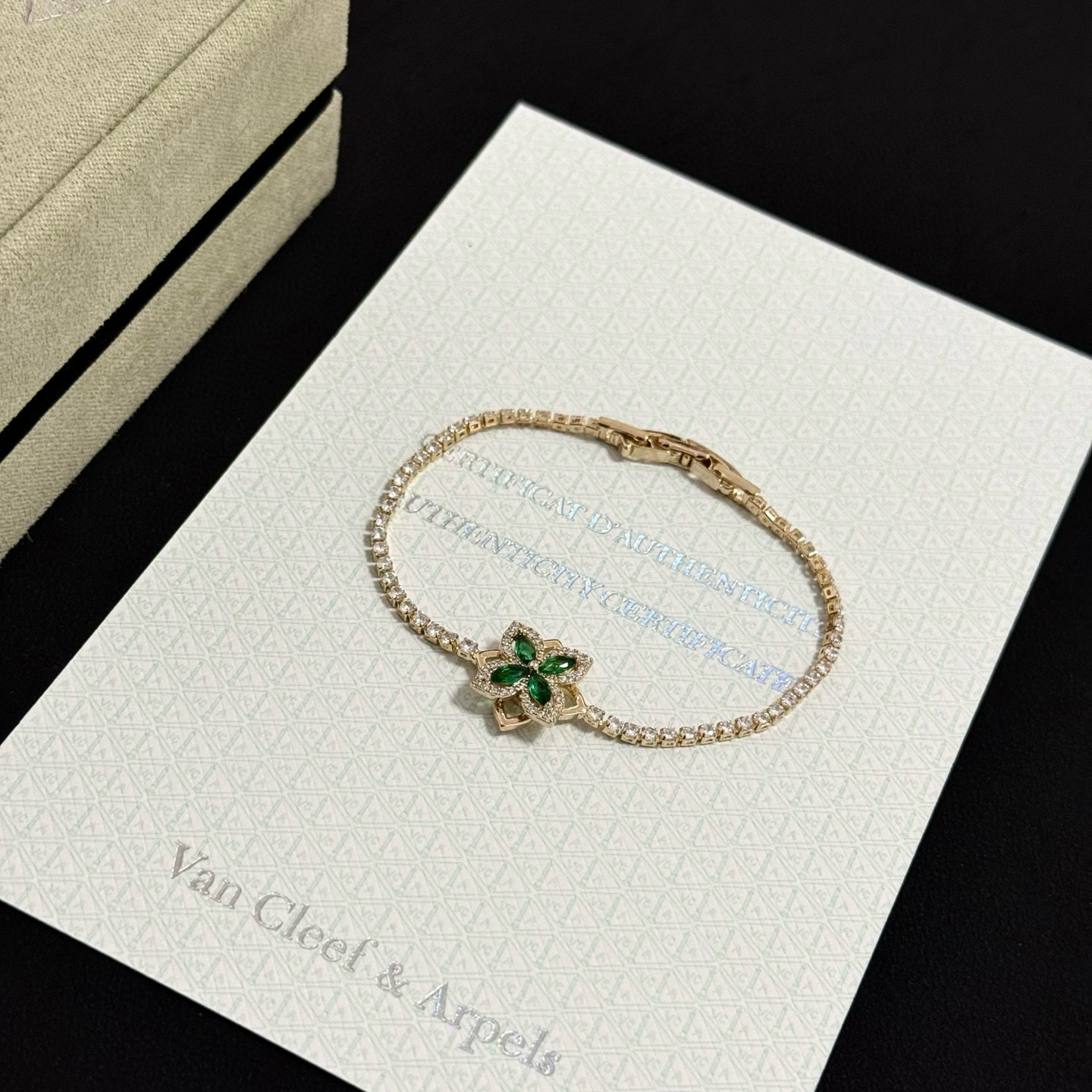 〔精工原版〕爆款 VCA四叶草🍀梵克雅宝手链 V金等级 经典之作 官网同款 时尚潮流 采用多层次金属雕刻