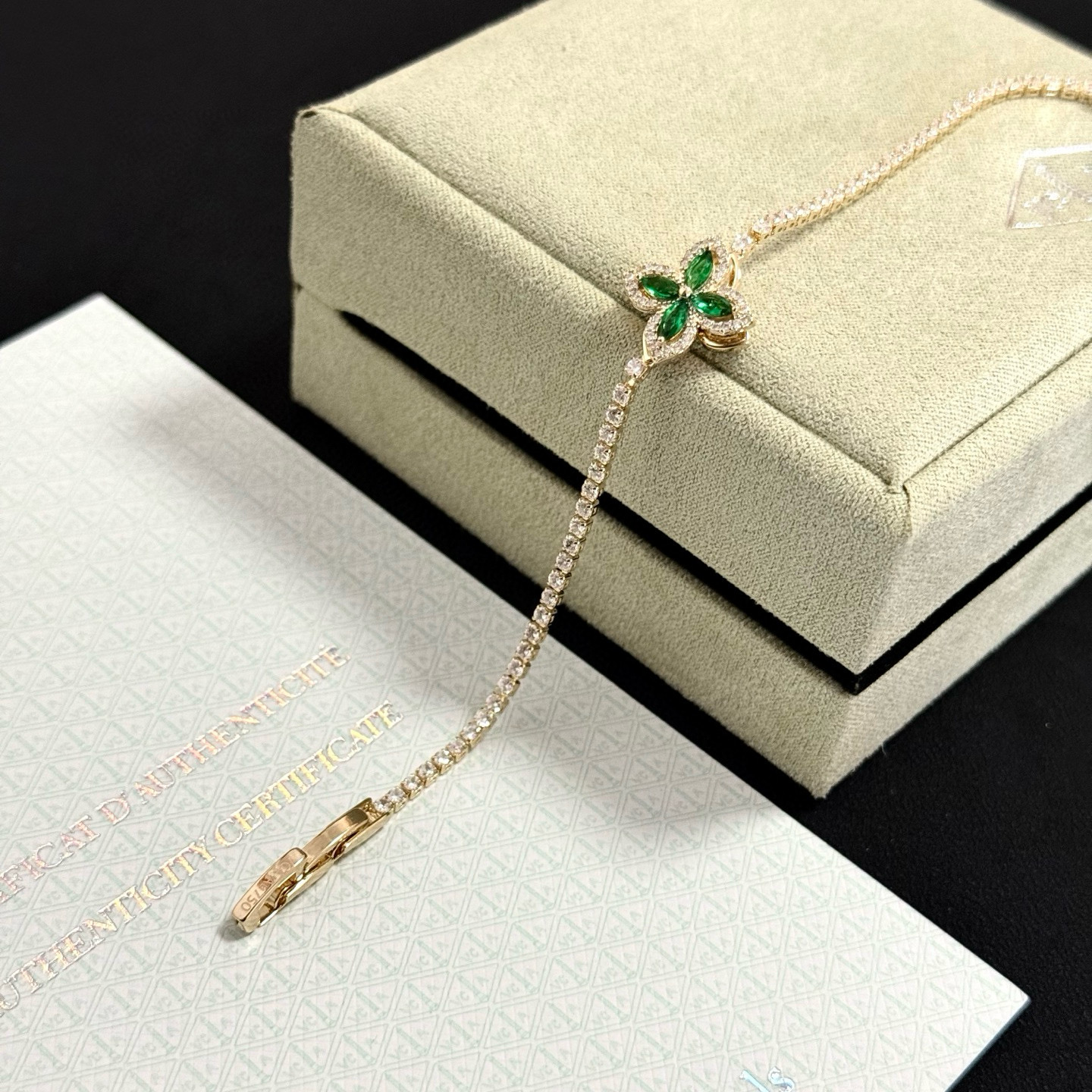 〔精工原版〕爆款 VCA四叶草🍀梵克雅宝手链 V金等级 经典之作 官网同款 时尚潮流 采用多层次金属雕刻