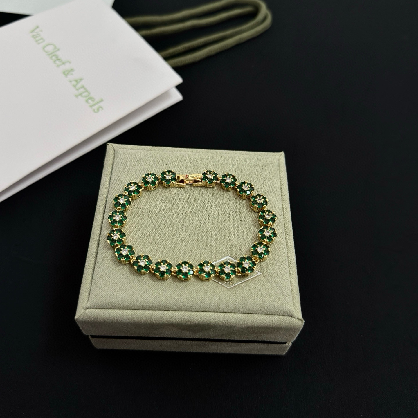 〔精工原版〕圣诞🎄爆款 VCA四叶草联名🍀梵克雅宝手链 V金等级 经典之作 官网同款 时尚潮流 采用多层