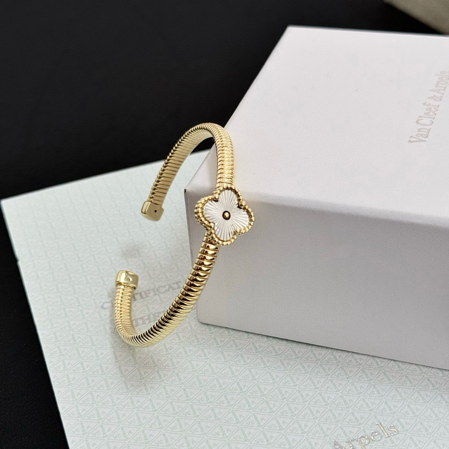 〔精工原版〕圣诞🎄爆款 VCA四叶草联名🍀梵克雅宝手镯 V金等级 经典之作 官网同款 时尚潮流 采用多层