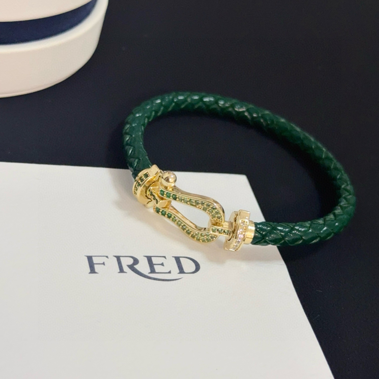 Fred 火爆 𝗙𝗥𝗘𝗗 费雷德满钻马蹄扣皮绳手镯 百搭 达人 一族备必‬单品