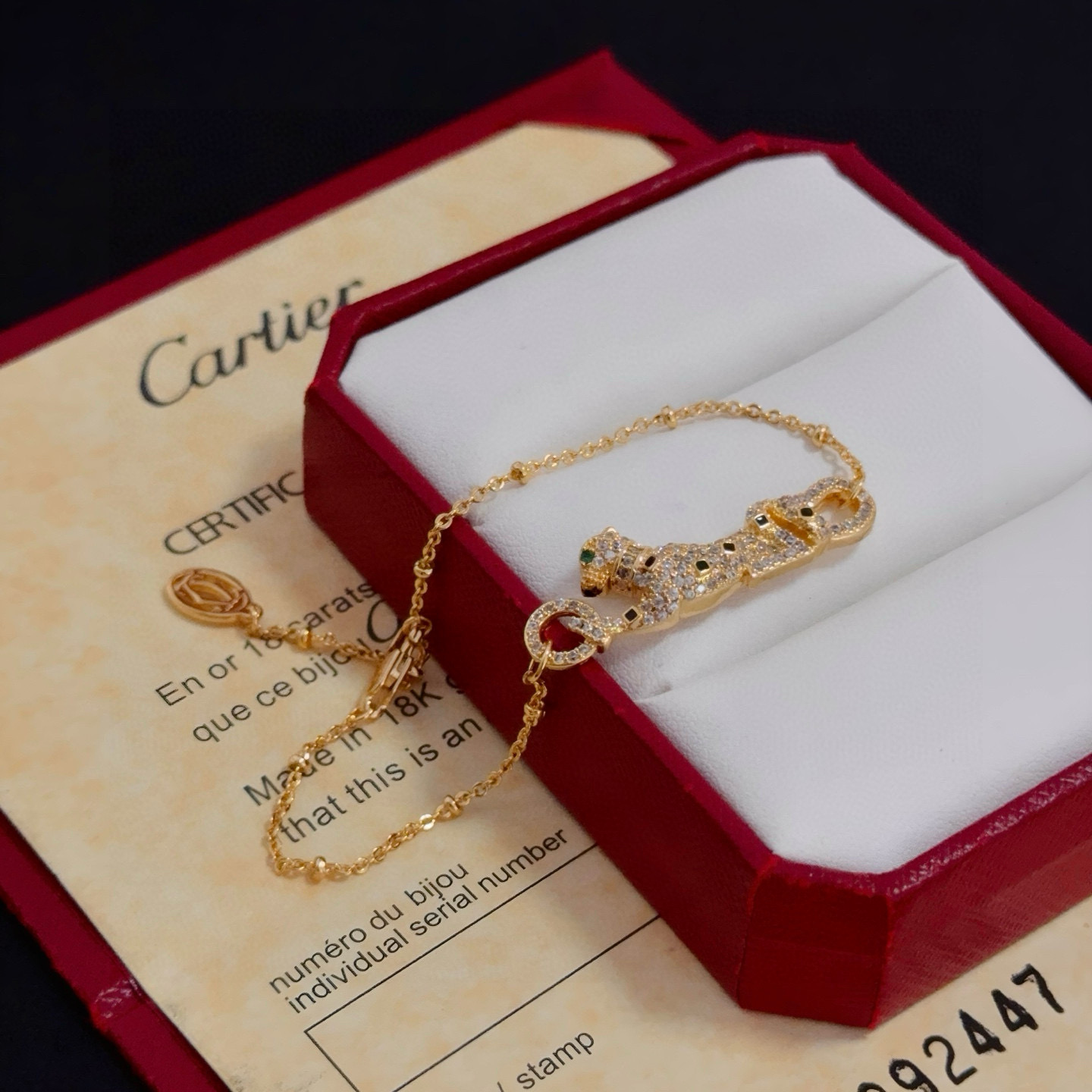 卡地亚镶钻猎豹手链 高端定制版本 镶嵌钻工艺 V金材质 经典而时尚风格 用凌厉线条重构爱情美学！打破常规