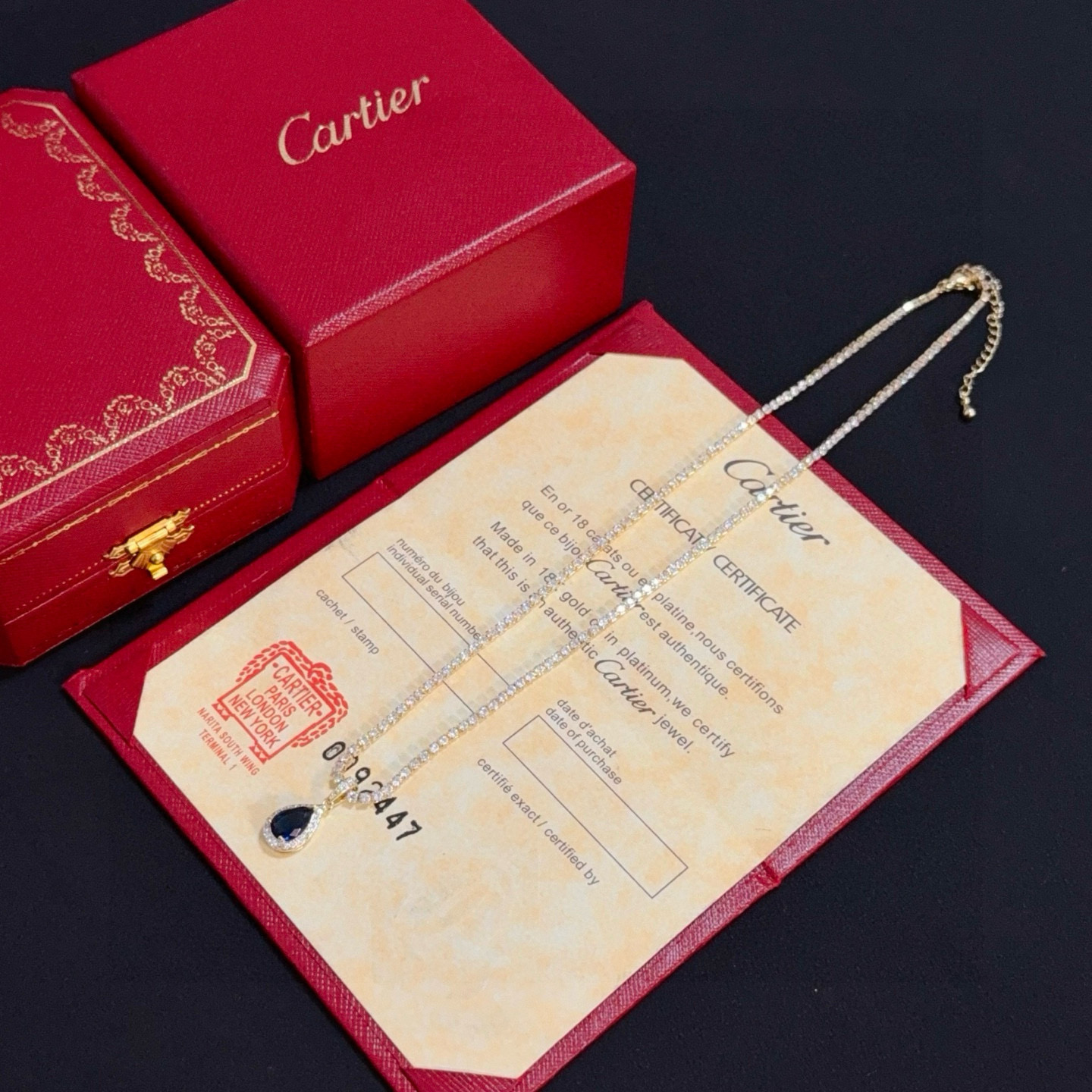 卡地亚镶钻项链 高端定制版本 镶嵌钻工艺 V金材质 经典而时尚风格 用凌厉线条重构爱情美学！打破常规，镶