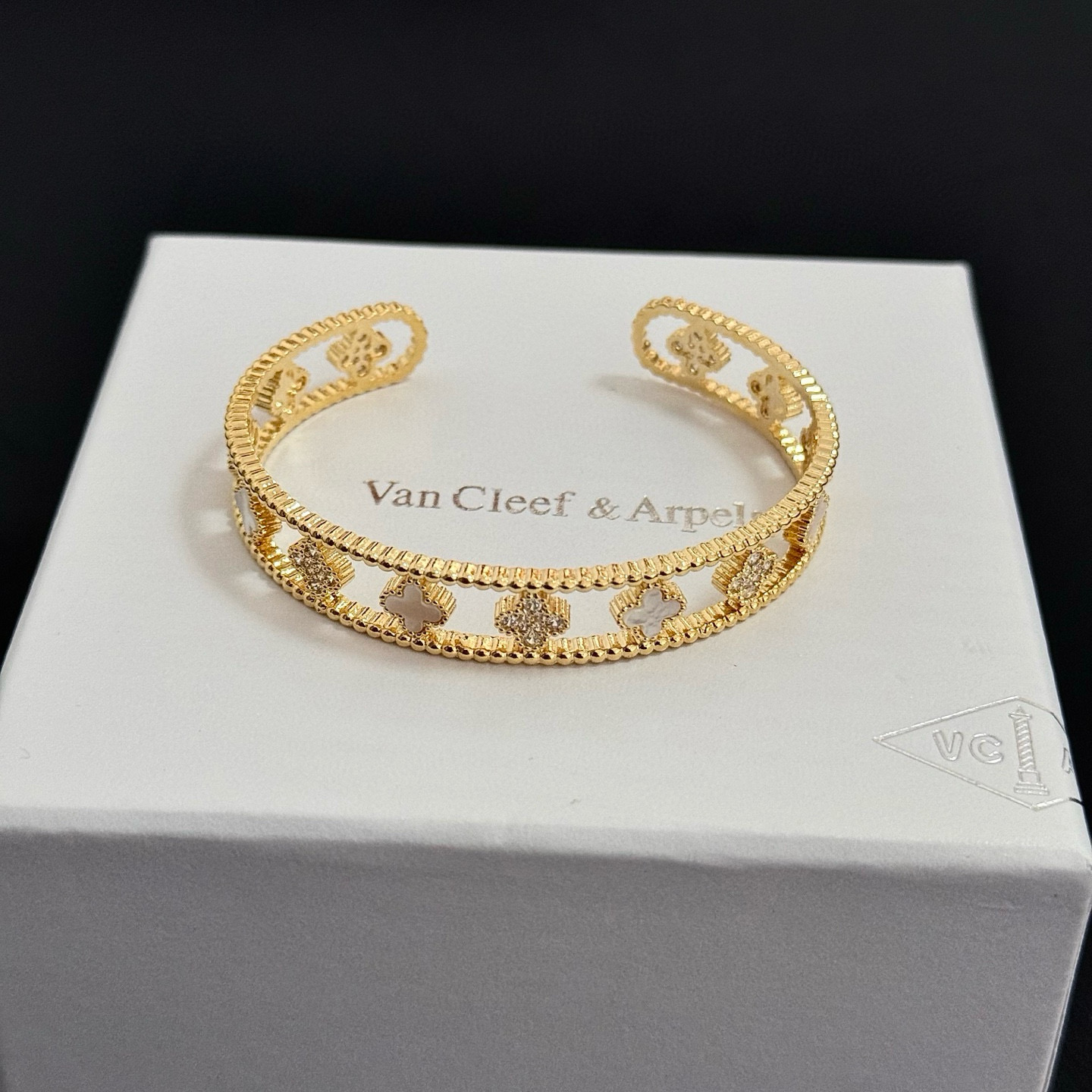 〔精工原版〕圣诞🎄爆款 VCA四叶草联名🍀梵克雅宝手镯 V金等级 经典之作 官网同款 时尚潮流 采用多层