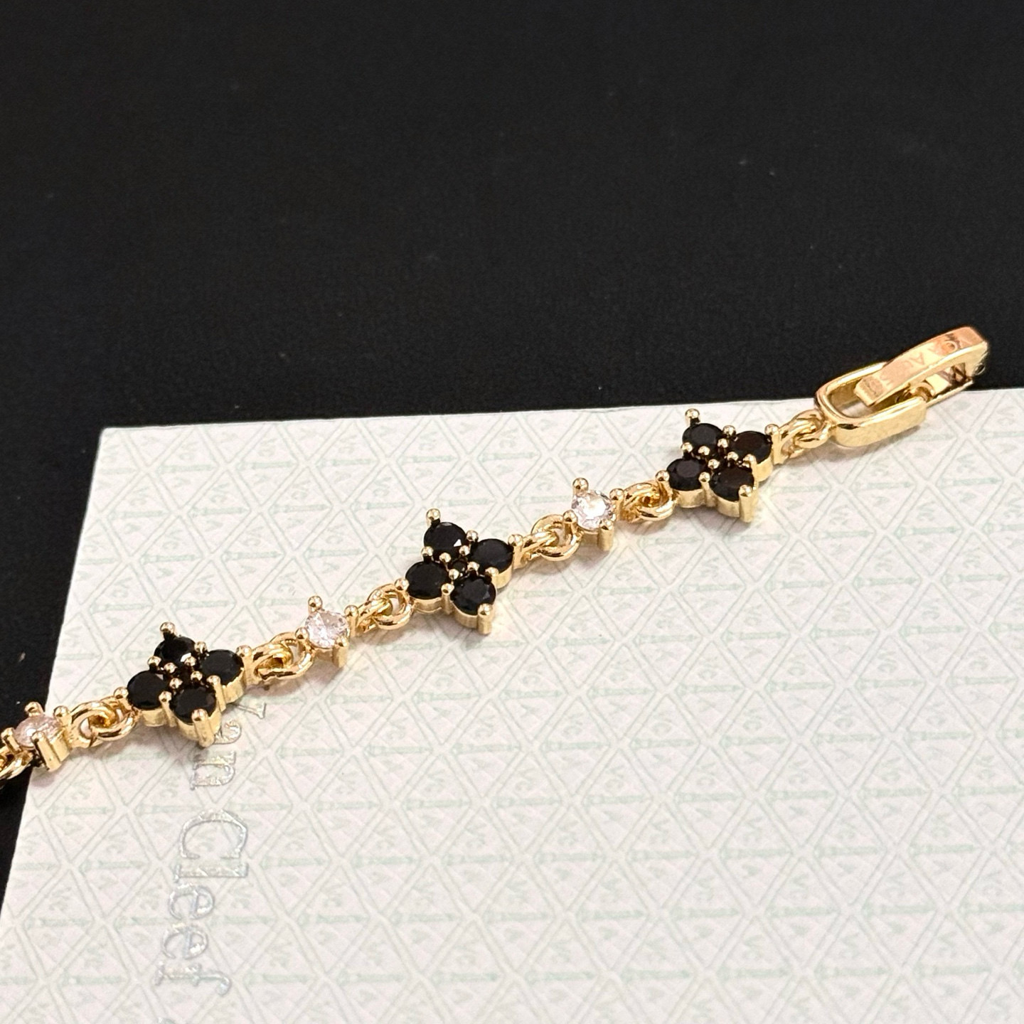 〔精工原版〕爆款 VCA四叶草🍀梵克雅宝手链 V金等级 经典之作 官网同款 时尚潮流 采用多层次金属雕刻