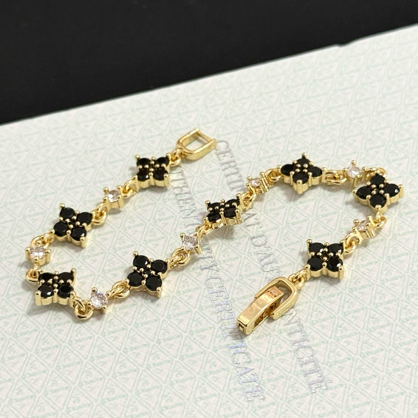 〔精工原版〕爆款 VCA四叶草🍀梵克雅宝手链 V金等级 经典之作 官网同款 时尚潮流 采用多层次金属雕刻