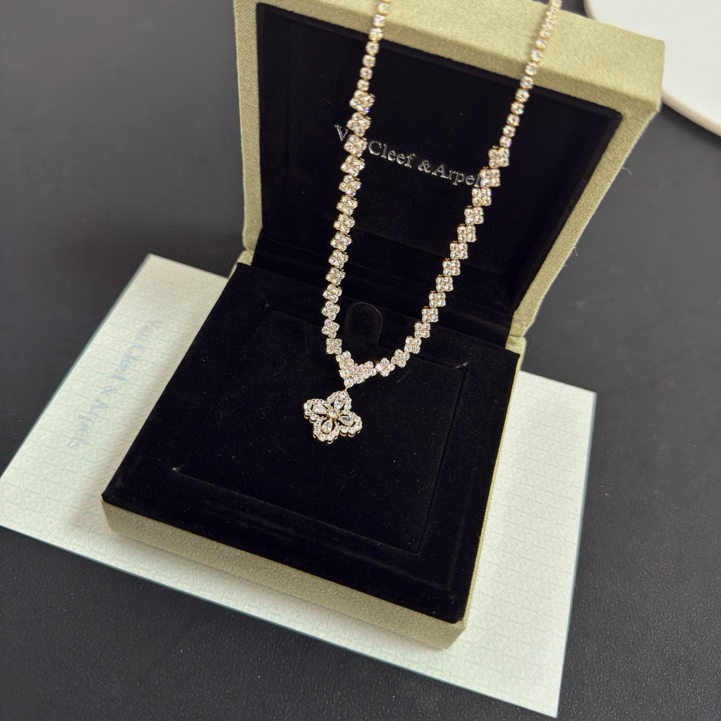 〔精工原版〕VCA四叶草🍀梵克雅🍛项链，经典之作 官网同款 时尚潮流 采用多层次金属雕刻设计 使花瓣更立