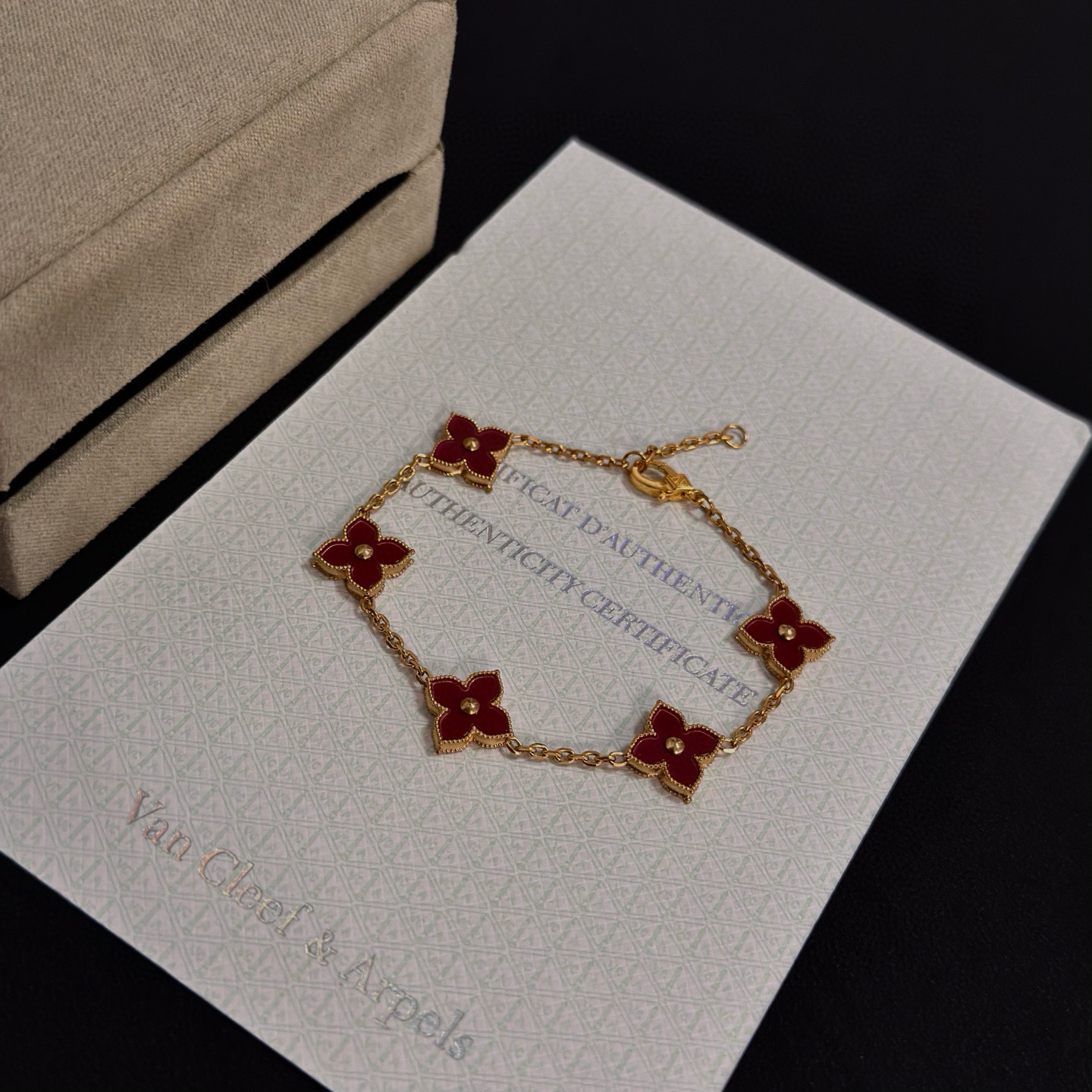 〔精工原版〕爆款 VCA四叶草🍀梵克雅宝手链 V金等级 经典之作 官网同款 时尚潮流 采用多层次金属雕刻