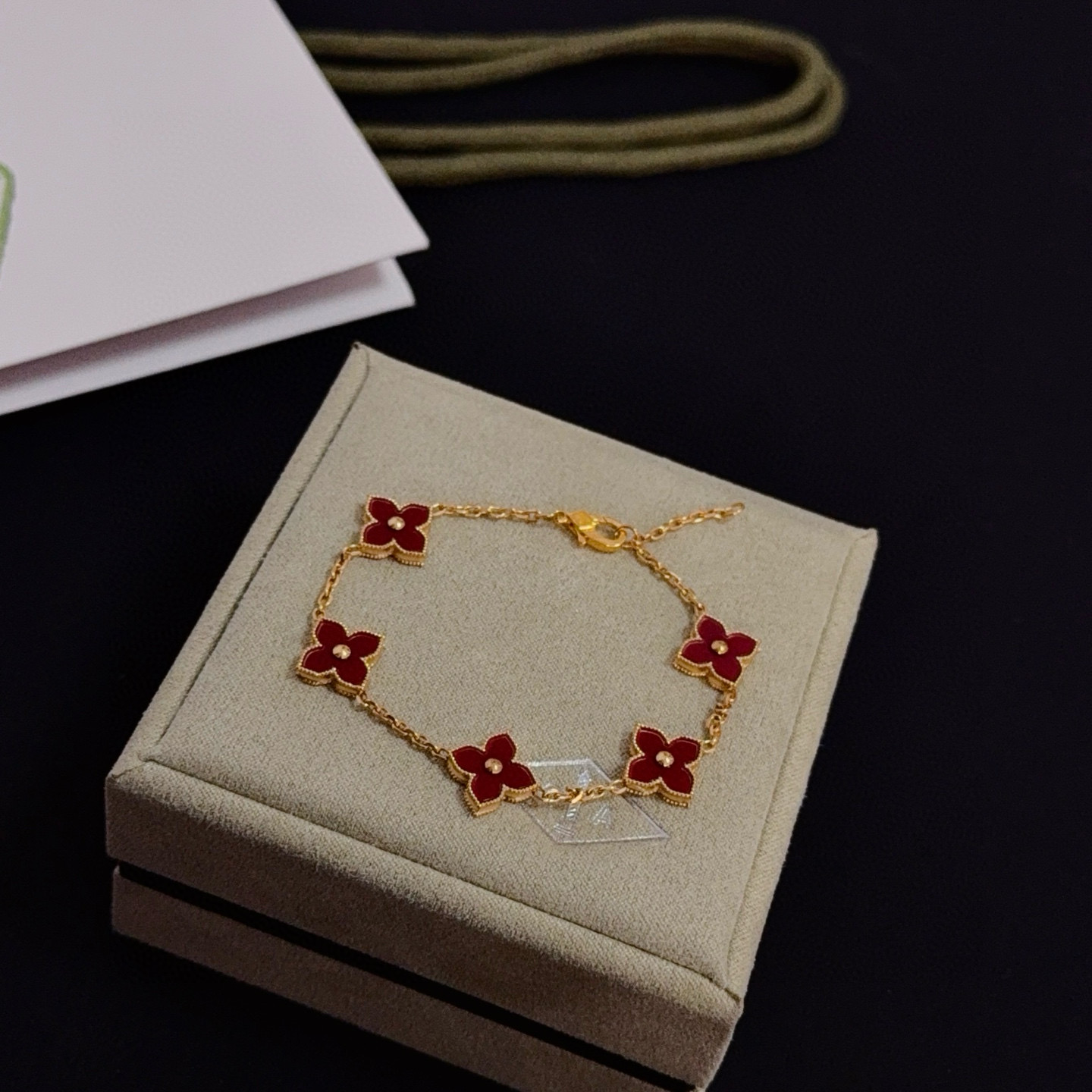 〔精工原版〕爆款 VCA四叶草🍀梵克雅宝手链 V金等级 经典之作 官网同款 时尚潮流 采用多层次金属雕刻