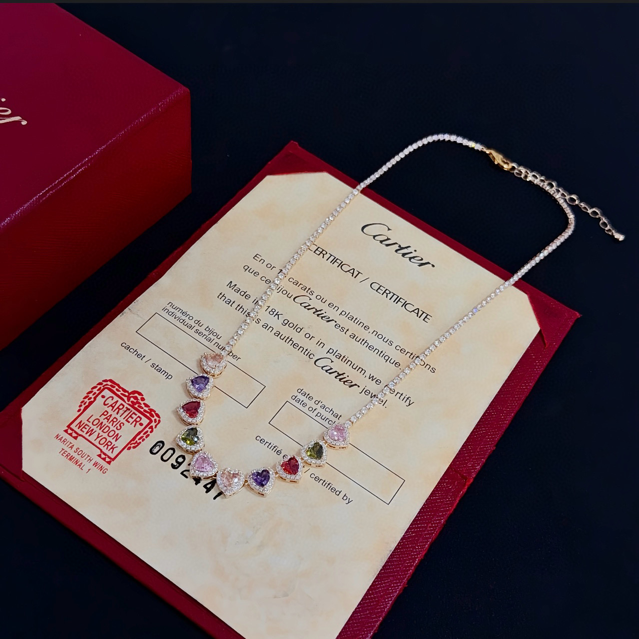 卡地亚项链 高端定制版本 镶嵌钻工艺 V金材质 经典而时尚风格 用凌厉线条重构爱情美学！打破常规，镶嵌钻