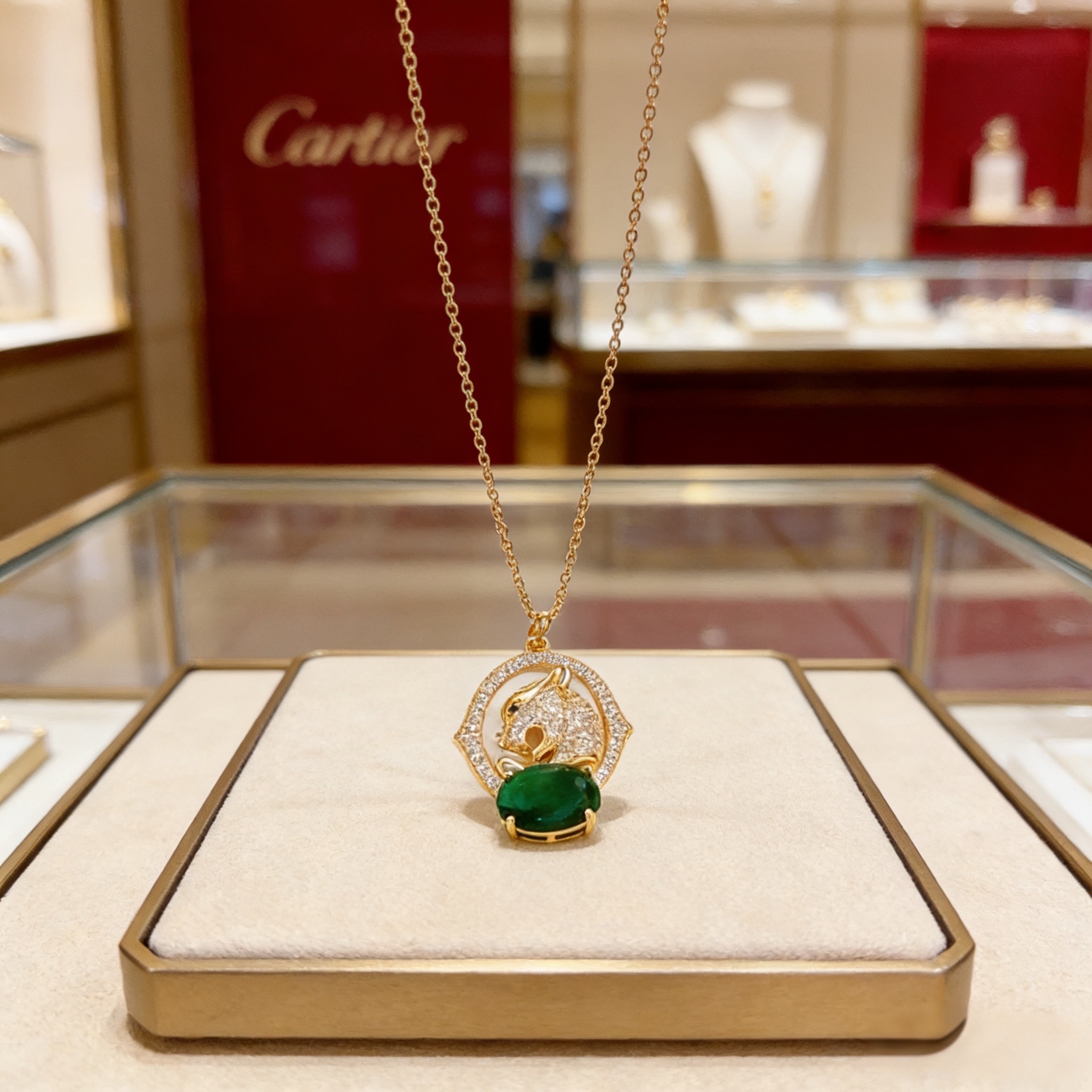 卡地亚猎豹镶钻项链 高端定制版本 镶嵌钻工艺 V金材质 经典而时尚风格 用凌厉线条重构爱情美学！打破常规