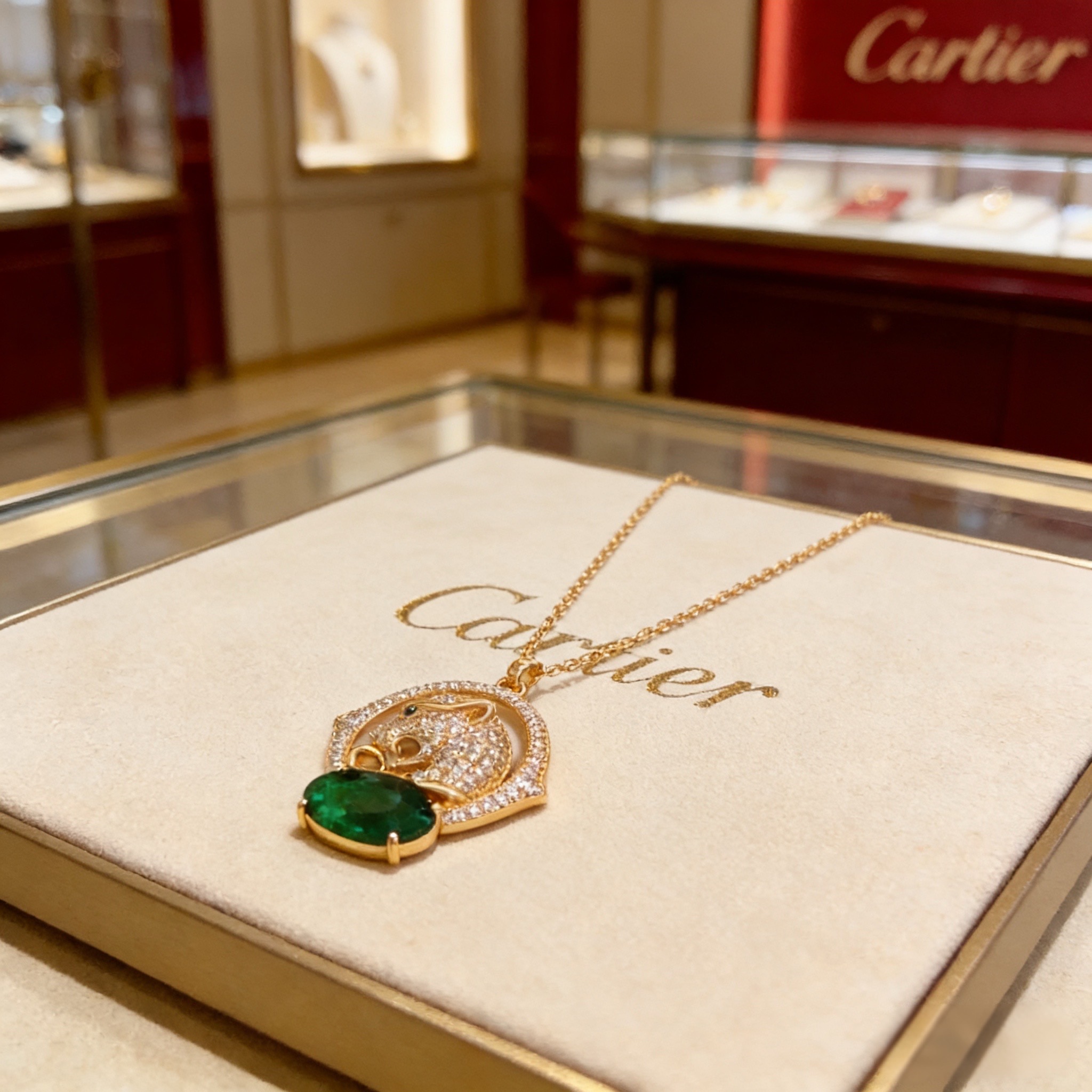 卡地亚猎豹镶钻项链 高端定制版本 镶嵌钻工艺 V金材质 经典而时尚风格 用凌厉线条重构爱情美学！打破常规