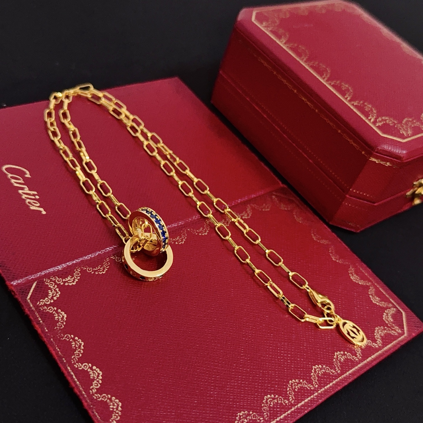 卡地亚镶钻项链 高端定制版本 镶嵌钻工艺 V金材质 经典而时尚风格 用凌厉线条重构爱情美学！打破常规，镶