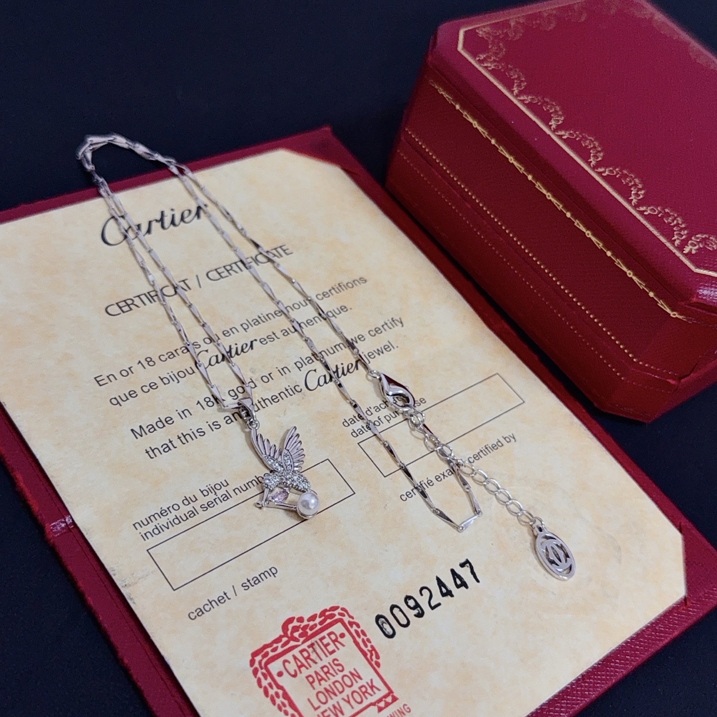 卡地亚镶钻项链 高端定制版本 镶嵌钻工艺 V金材质 经典而时尚风格 用凌厉线条重构爱情美学！打破常规，镶