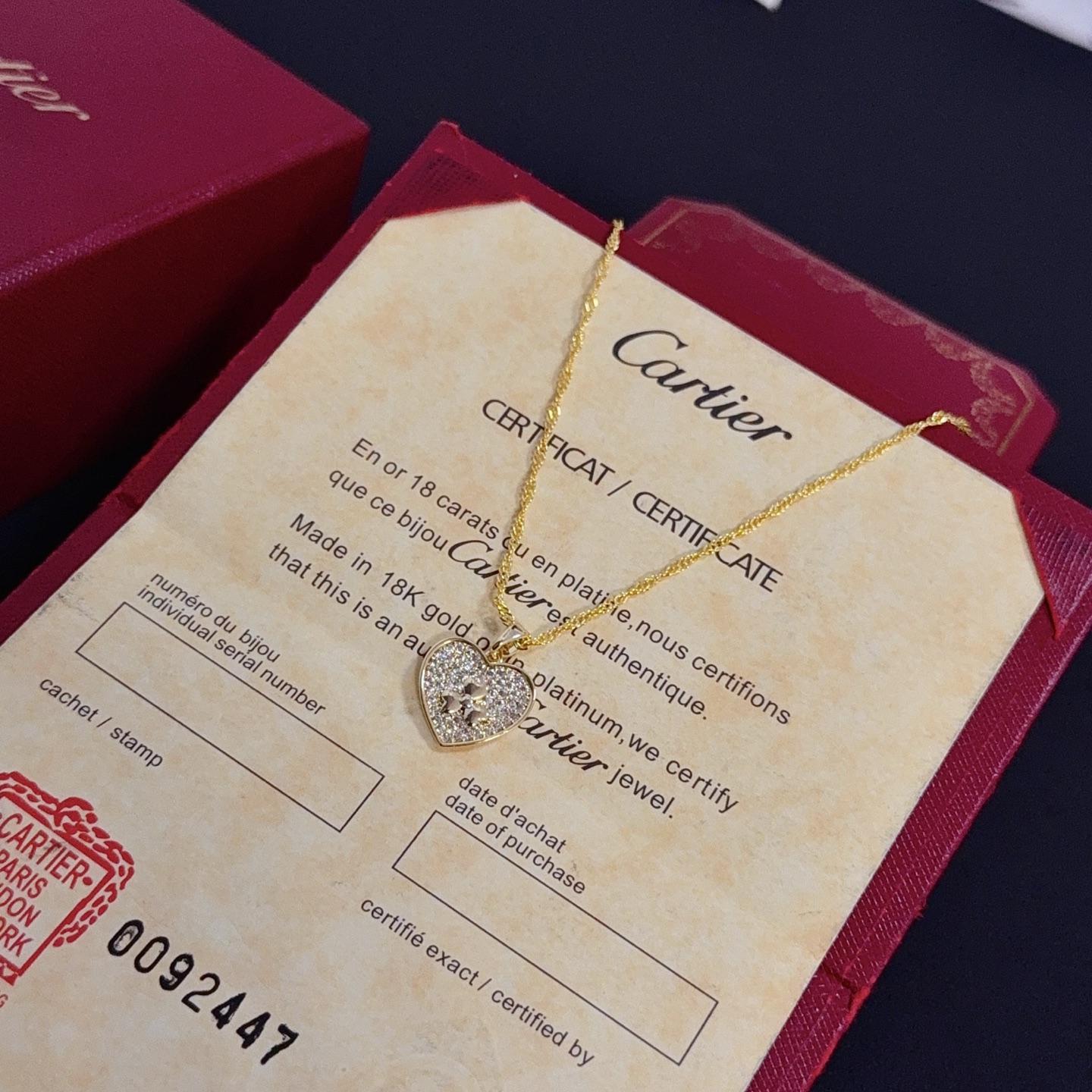 卡地亚镶钻项链 高端定制版本 镶嵌钻工艺 V金材质 经典而时尚风格 用凌厉线条重构爱情美学！打破常规，镶