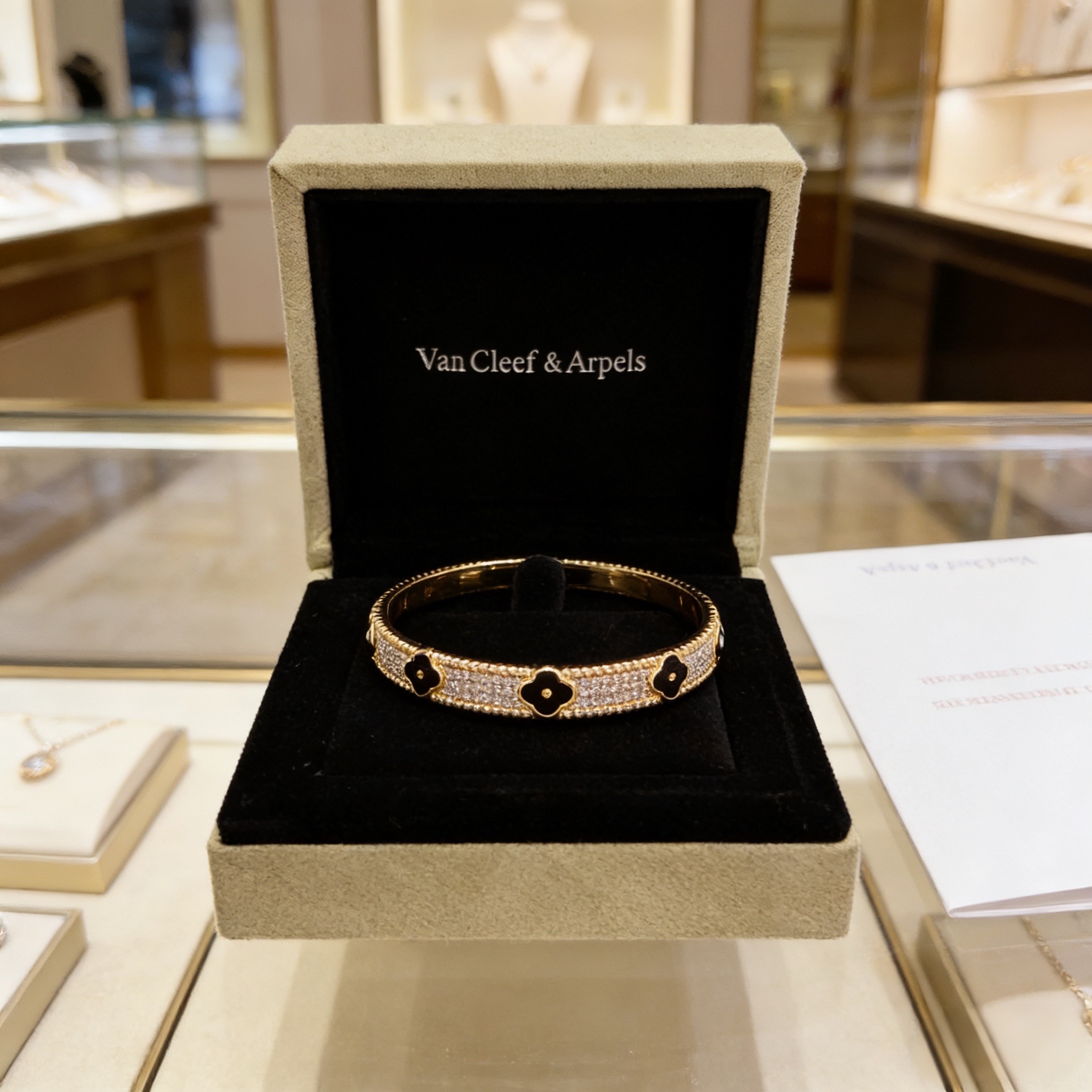 〔精工原版〕爆款 VCA四叶草🍀梵克雅宝手镯。V金等级 经典之作 官网同款 时尚潮流 采用多层次金属雕刻