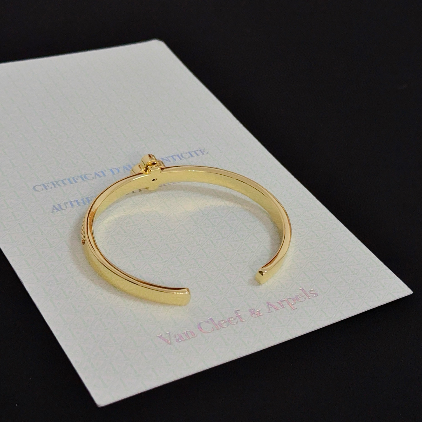 〔精工原版〕爆款 VCA四叶草🍀梵克雅宝手镯V金等级 经典之作 官网同款 时尚潮流 采用多层次金属雕刻设