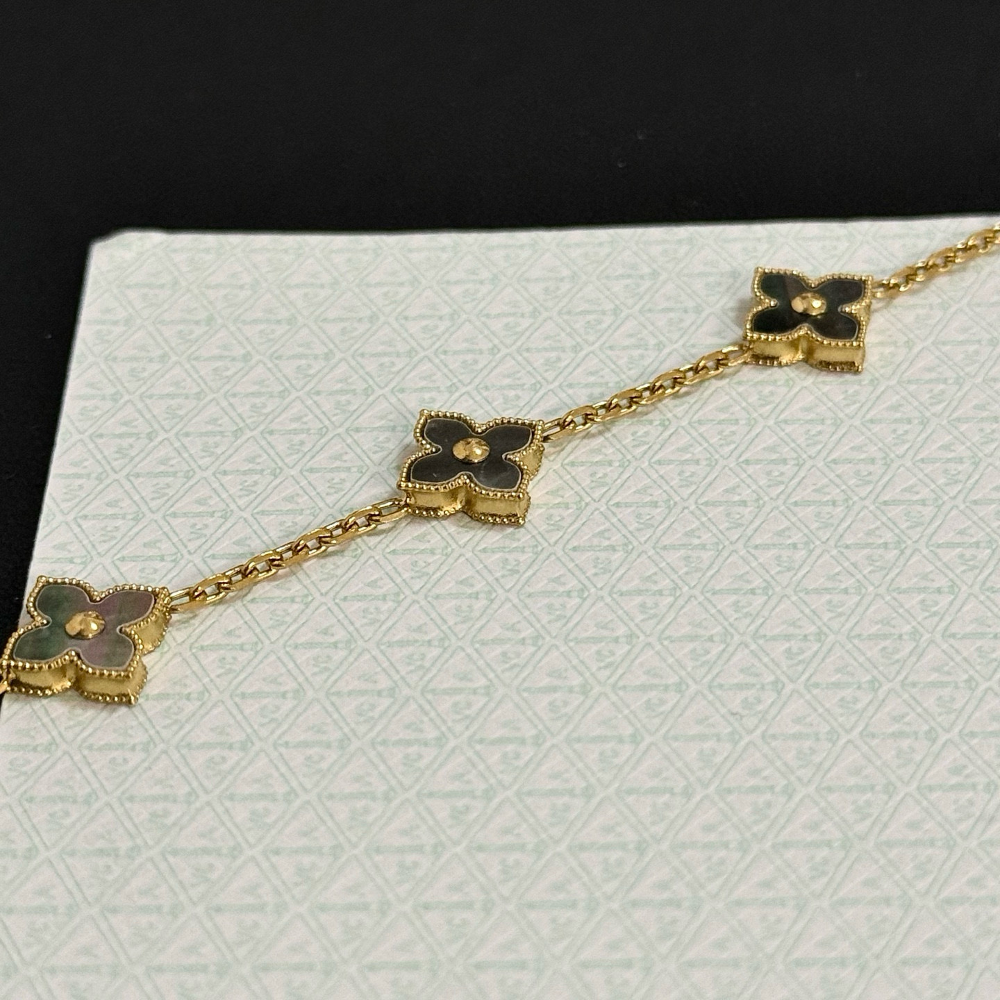 〔精工原版〕爆款 VCA四叶草🍀梵克雅宝手链 V金等级 经典之作 官网同款 时尚潮流 采用多层次金属雕刻