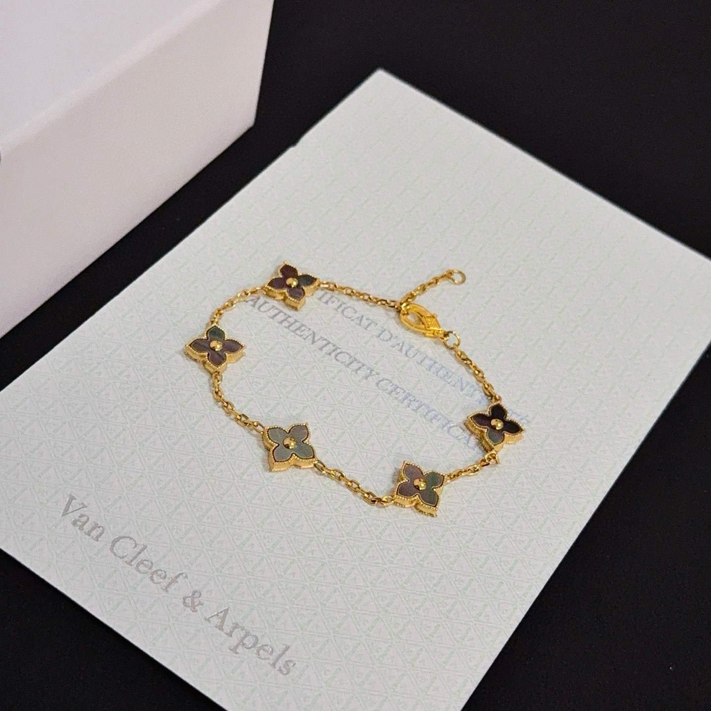 〔精工原版〕爆款 VCA四叶草🍀梵克雅宝手链 V金等级 经典之作 官网同款 时尚潮流 采用多层次金属雕刻