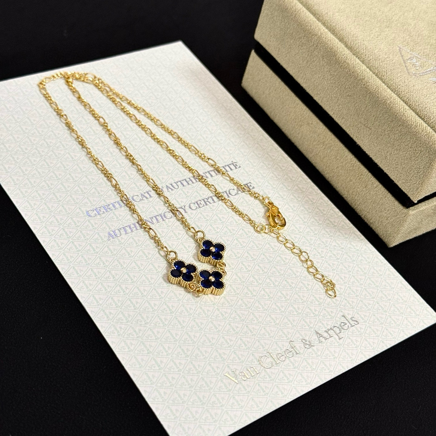 〔精工原版〕VCA四叶草🍀梵克雅🍛项链，经典之作 官网同款 时尚潮流 采用多层次金属雕刻设计 使花瓣更立