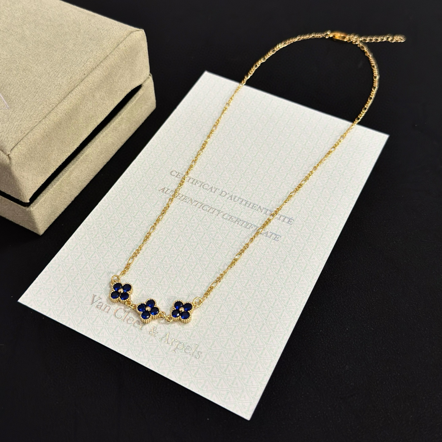 〔精工原版〕VCA四叶草🍀梵克雅🍛项链，经典之作 官网同款 时尚潮流 采用多层次金属雕刻设计 使花瓣更立