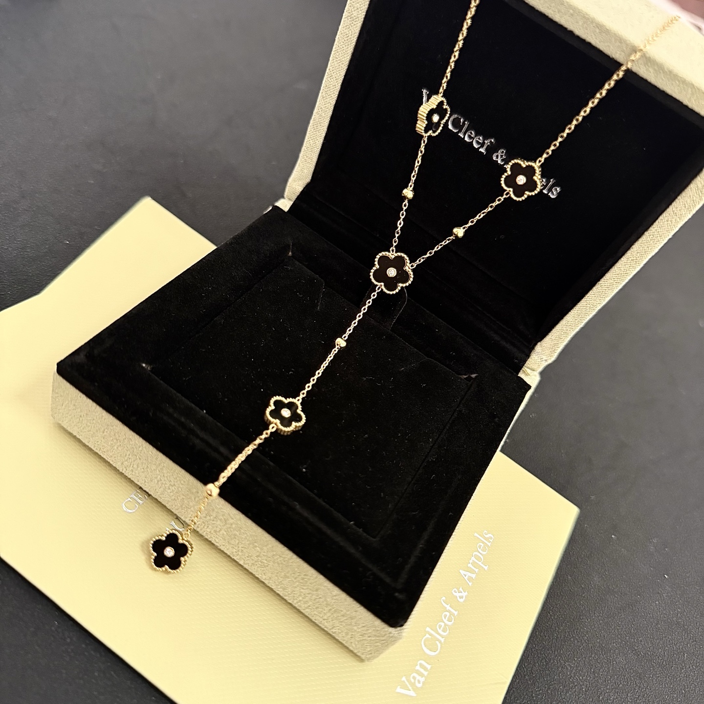 〔精工原版〕VCA四叶草🍀梵克雅🍛项链，经典之作 官网同款 时尚潮流 采用多层次金属雕刻设计 使花瓣更立