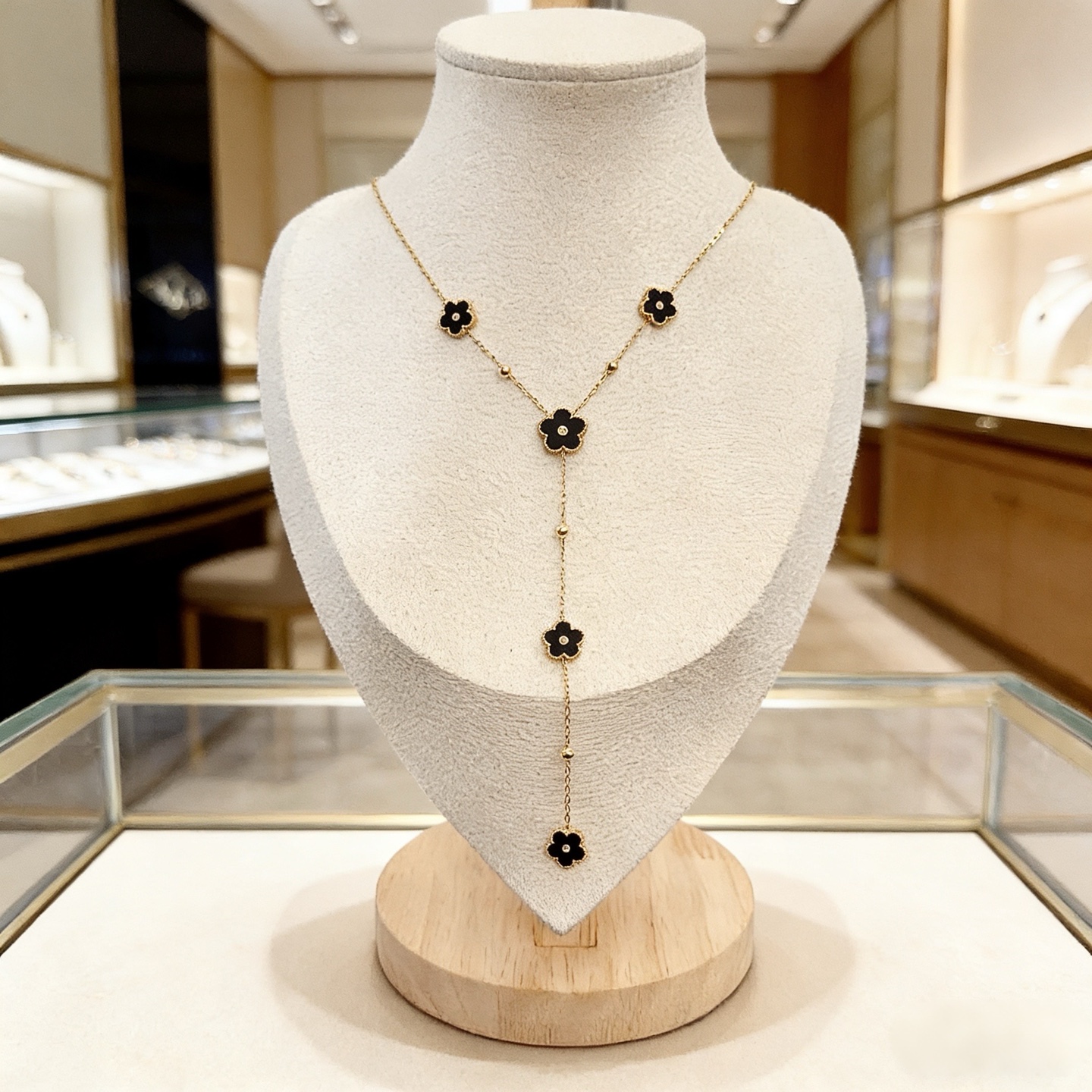 〔精工原版〕VCA四叶草🍀梵克雅🍛项链，经典之作 官网同款 时尚潮流 采用多层次金属雕刻设计 使花瓣更立