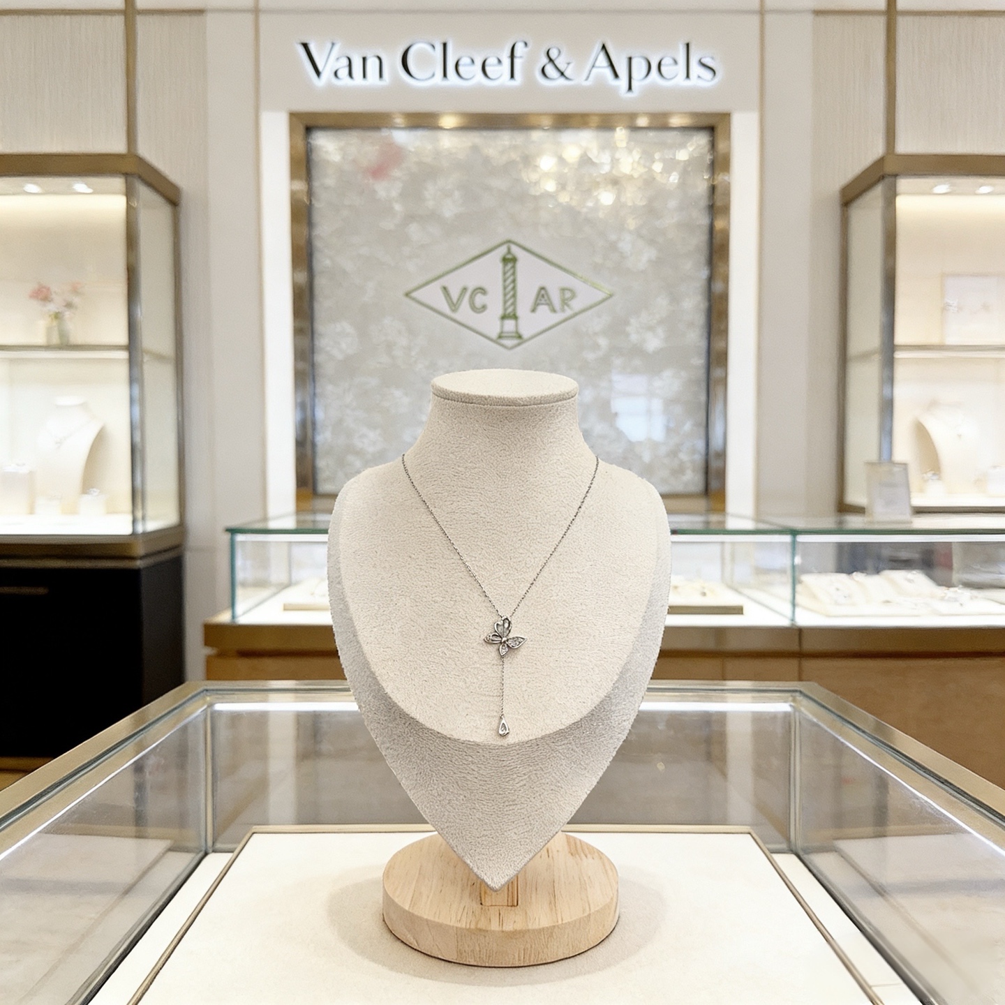 〔精工原版〕VCA四叶草🍀梵克雅🍛项链，经典之作 官网同款 时尚潮流 采用多层次金属雕刻设计 使花瓣更立