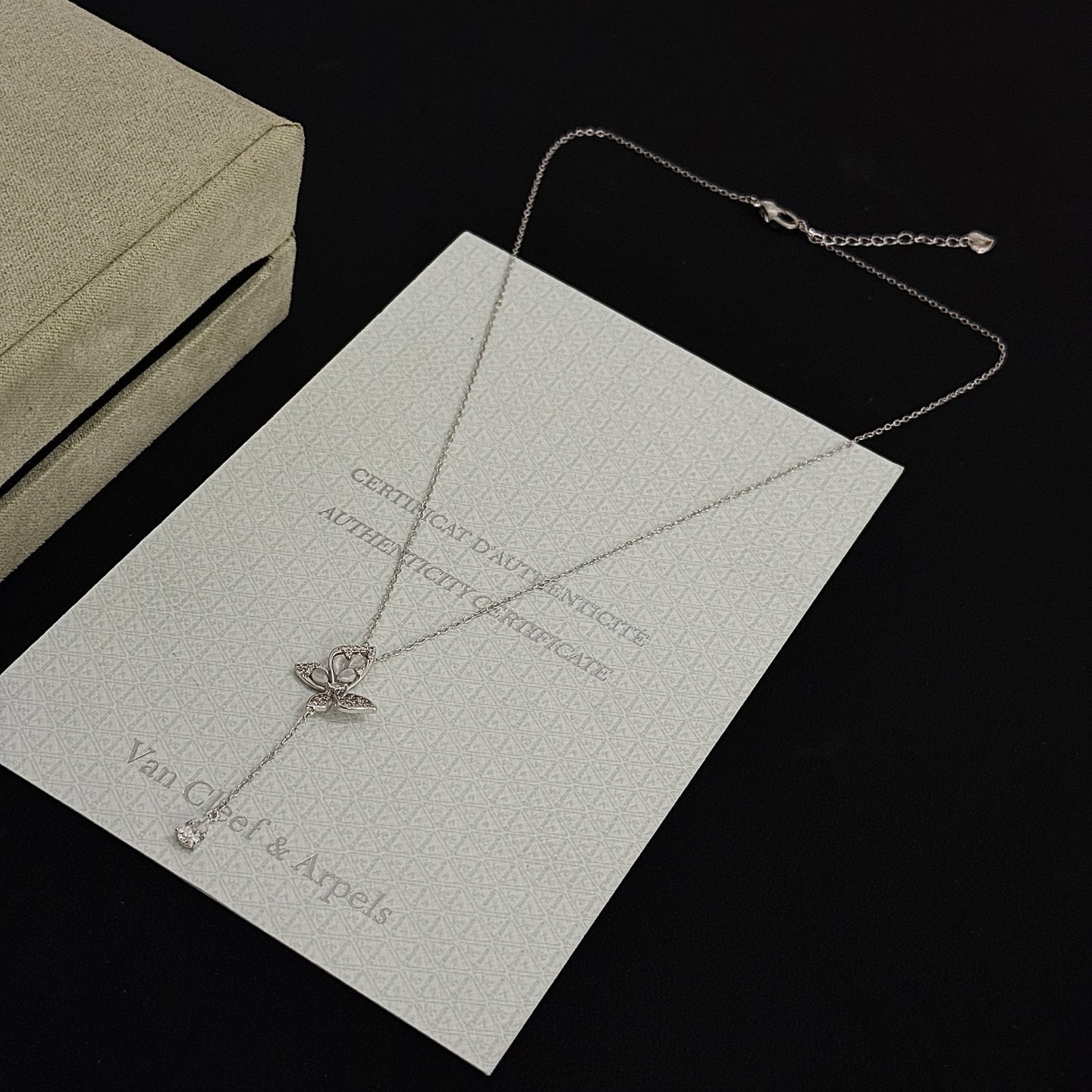 〔精工原版〕VCA四叶草🍀梵克雅🍛项链，经典之作 官网同款 时尚潮流 采用多层次金属雕刻设计 使花瓣更立