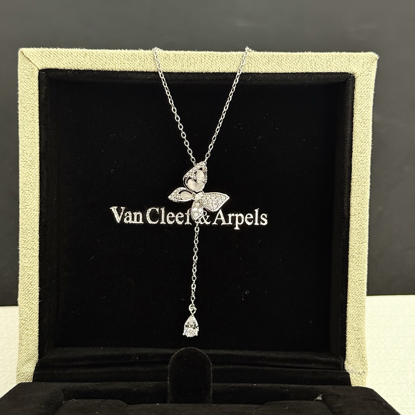 〔精工原版〕VCA四叶草🍀梵克雅🍛项链，经典之作 官网同款 时尚潮流 采用多层次金属雕刻设计 使花瓣更立