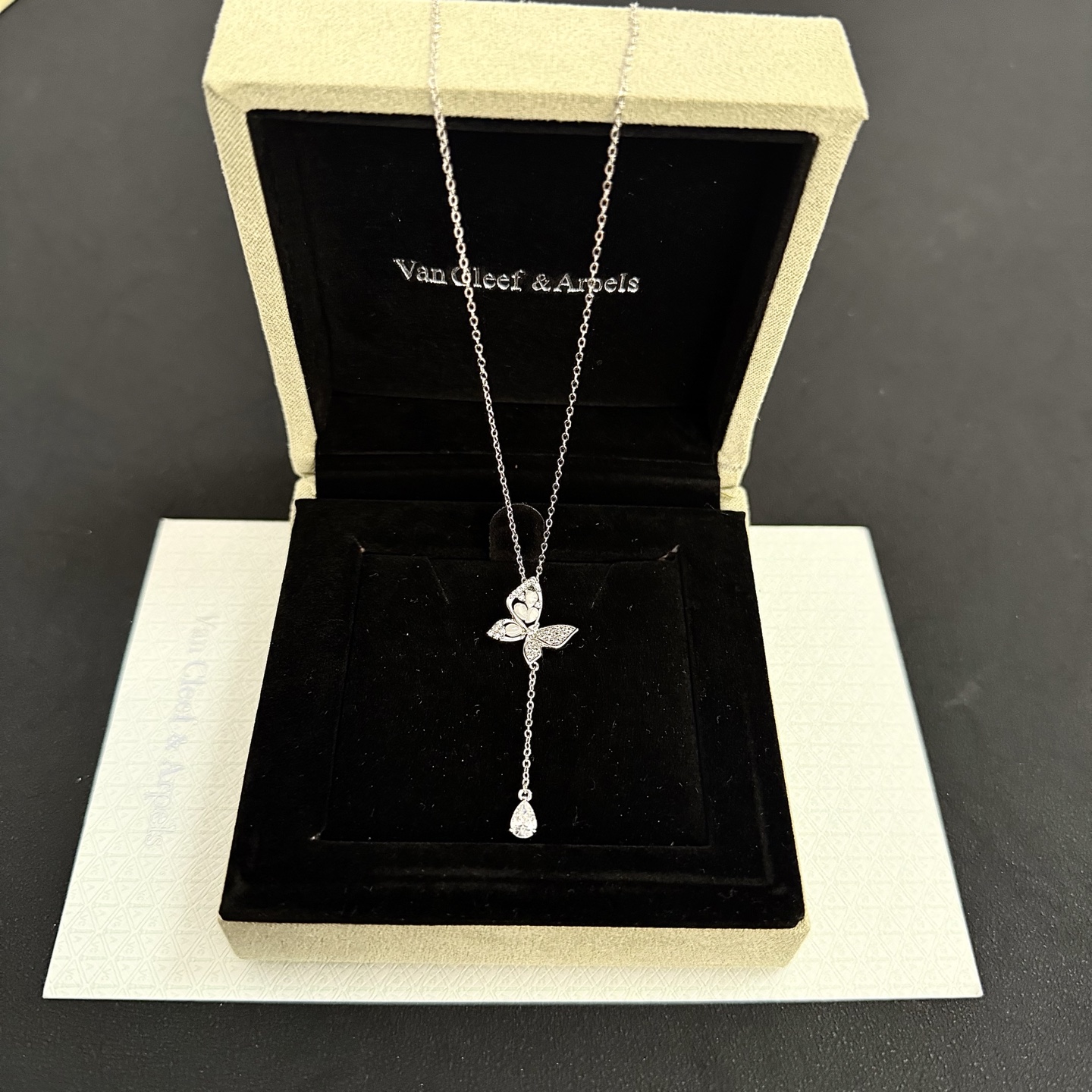 〔精工原版〕VCA四叶草🍀梵克雅🍛项链，经典之作 官网同款 时尚潮流 采用多层次金属雕刻设计 使花瓣更立