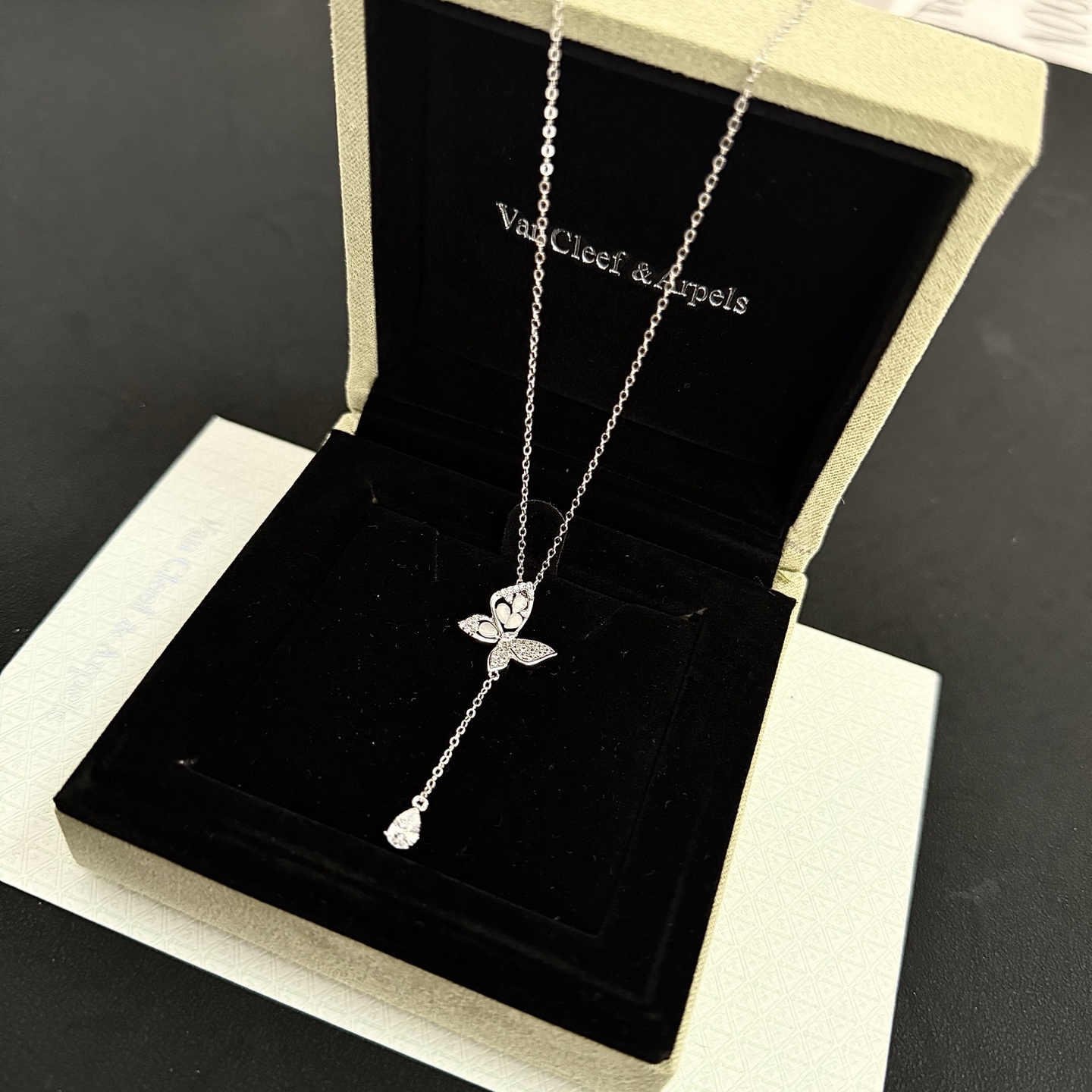 〔精工原版〕VCA四叶草🍀梵克雅🍛项链，经典之作 官网同款 时尚潮流 采用多层次金属雕刻设计 使花瓣更立