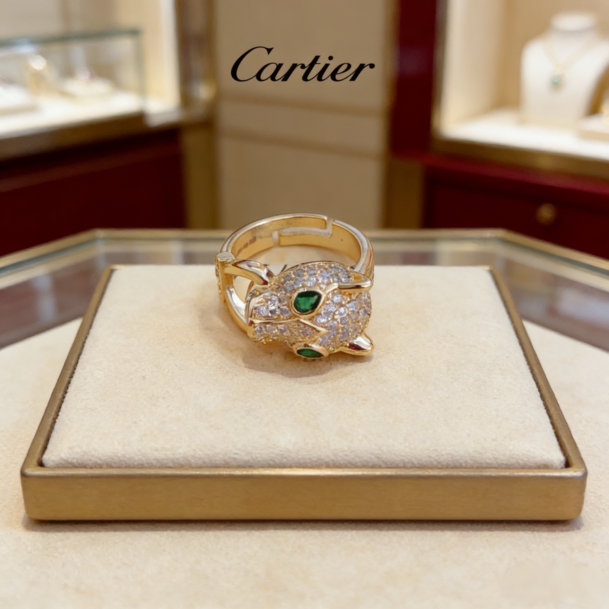 卡地亚镶钻猎豹戒指 高端定制版本 镶嵌钻工艺 V金材质 经典而时尚风格 用凌厉线条重构爱情美学！打破常规