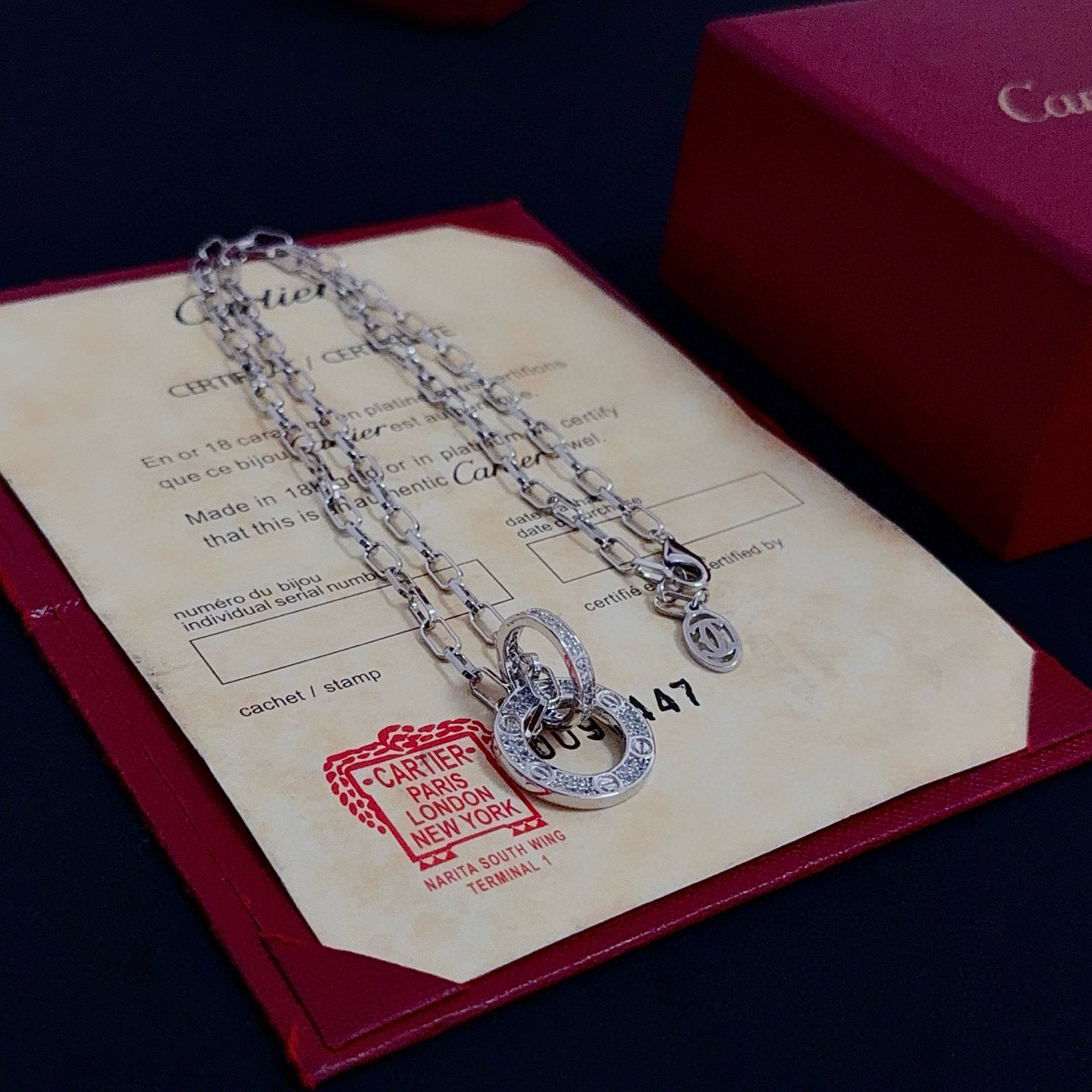 卡地亚镶钻项链 高端定制版本 镶嵌钻工艺 V金材质 经典而时尚风格 用凌厉线条重构爱情美学！打破常规，镶