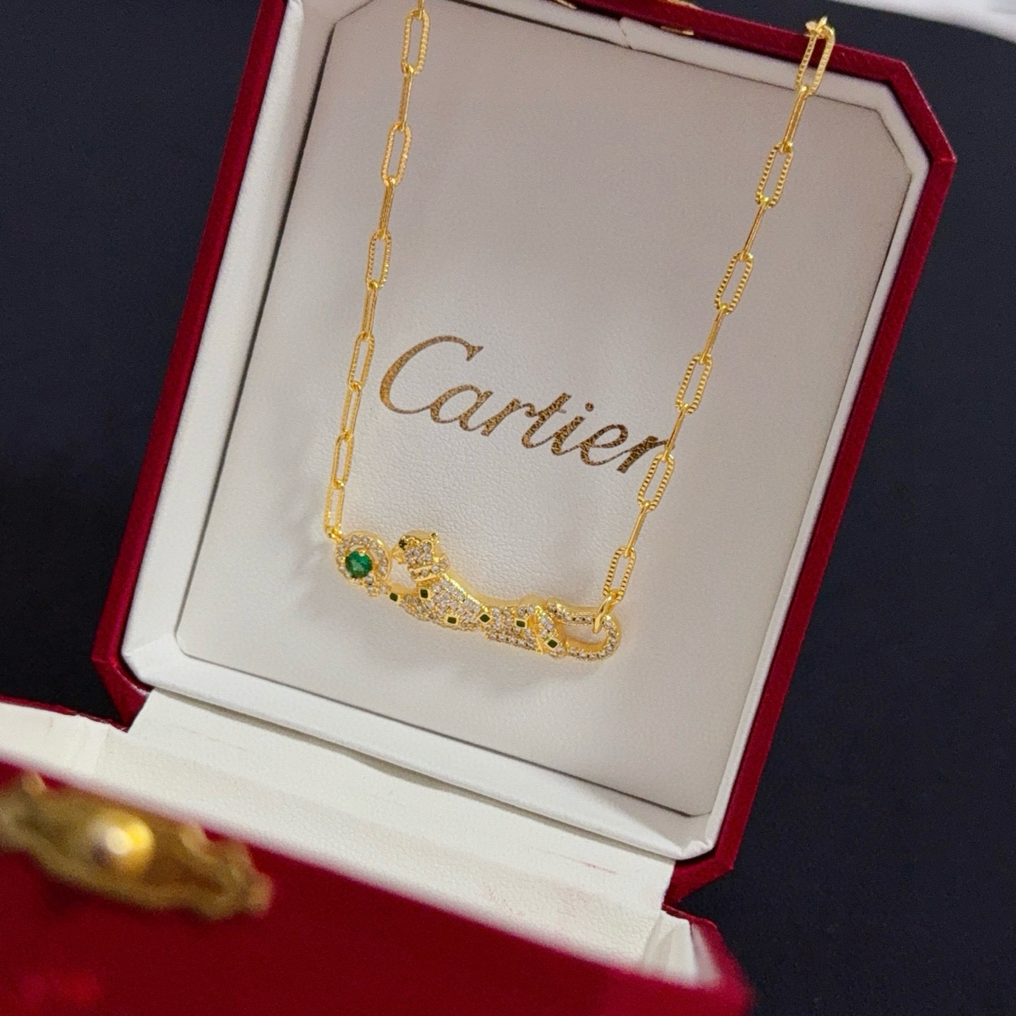 卡地亚镶钻猎豹项链 高端定制版本 镶嵌钻工艺 V金材质 经典而时尚风格 用凌厉线条重构爱情美学！打破常规