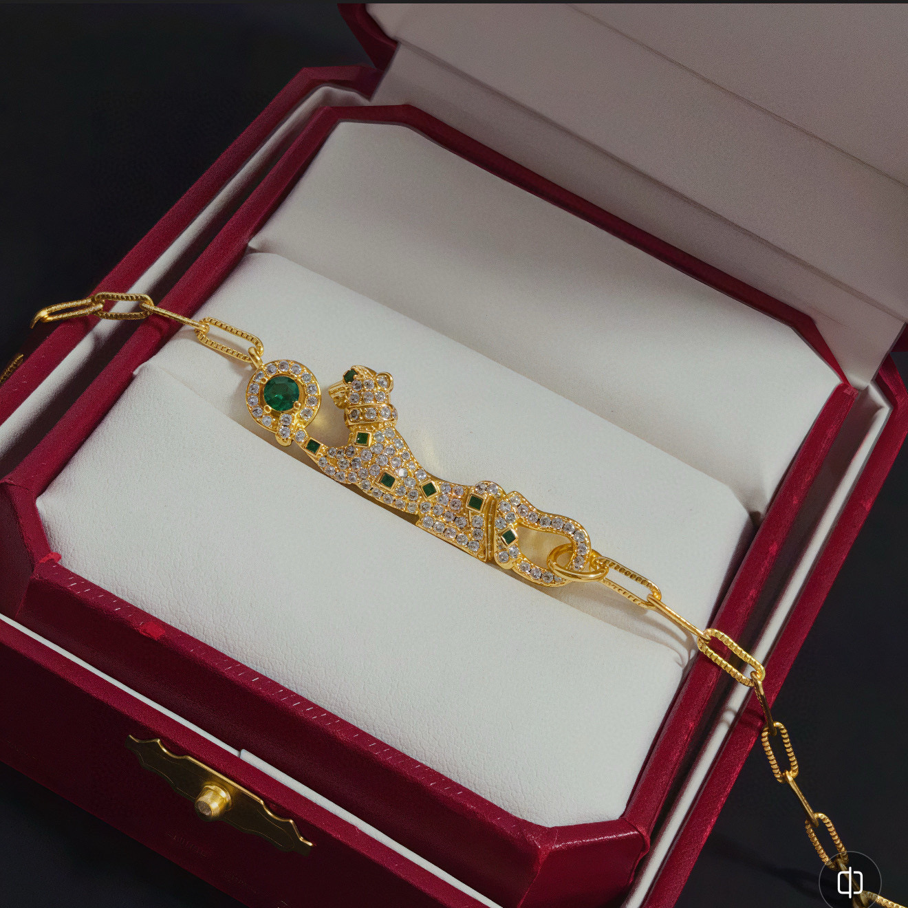 卡地亚镶钻猎豹项链 高端定制版本 镶嵌钻工艺 V金材质 经典而时尚风格 用凌厉线条重构爱情美学！打破常规