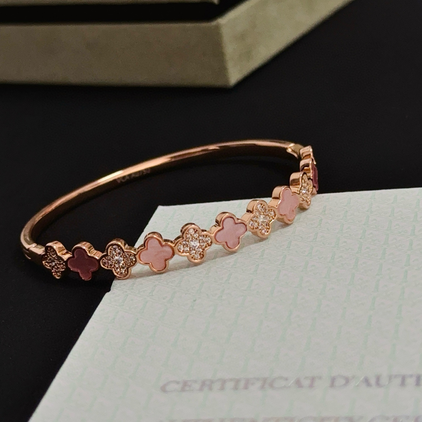 〔精工原版〕爆款 VCA四叶草🍀梵克雅宝手镯V金等级 经典之作 官网同款 时尚潮流 采用多层次金属雕刻设