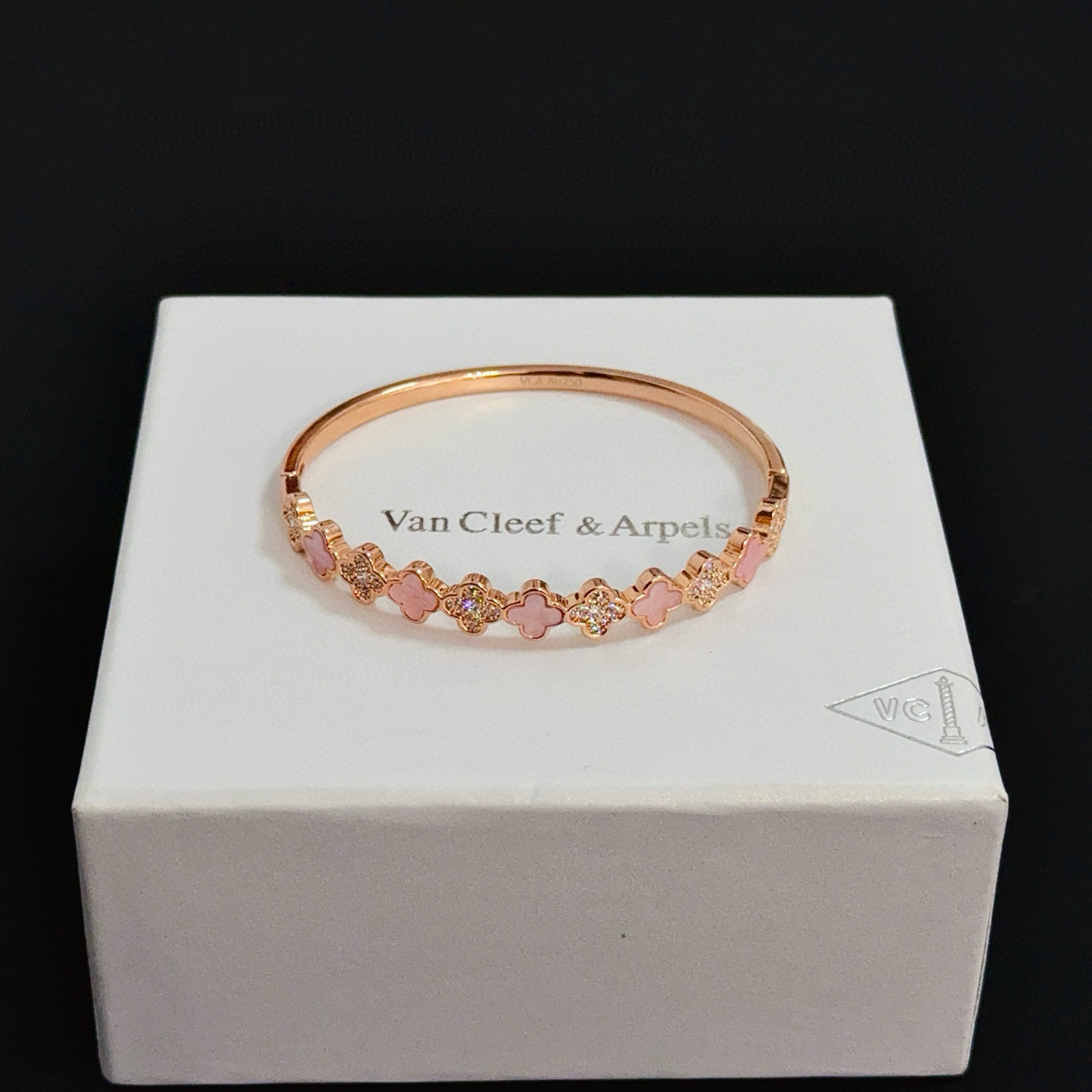 〔精工原版〕爆款 VCA四叶草🍀梵克雅宝手镯V金等级 经典之作 官网同款 时尚潮流 采用多层次金属雕刻设