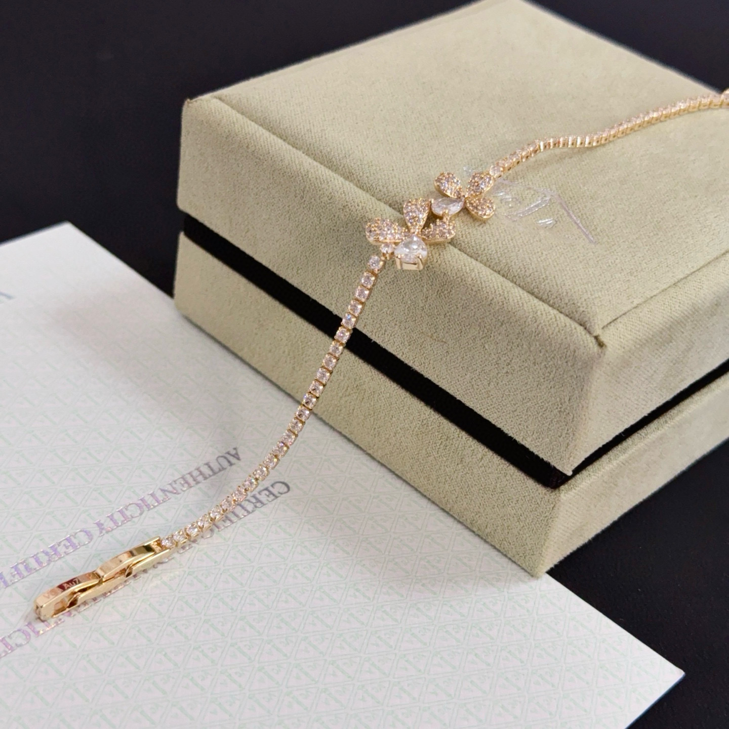 〔精工原版〕VCA四叶草🍀梵克雅🍛手链 经典之作 官网同款 时尚潮流 采用多层次金属雕设计 使花瓣更立体