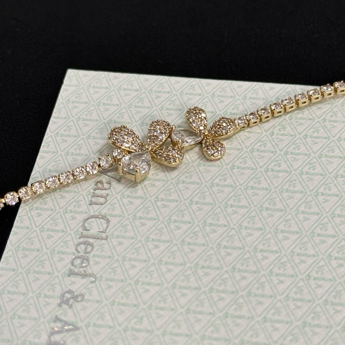 〔精工原版〕VCA四叶草🍀梵克雅🍛手链 经典之作 官网同款 时尚潮流 采用多层次金属雕设计 使花瓣更立体