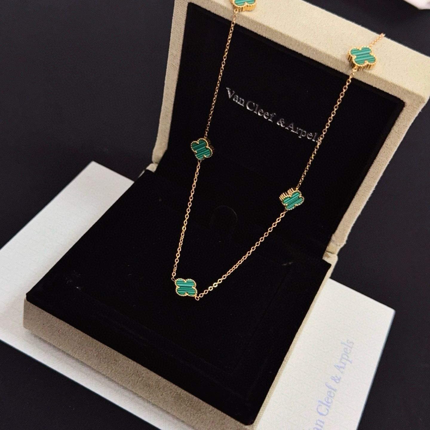 〔精工原版〕VCA四叶草🍀梵克雅🍛项链，经典之作 官网同款 时尚潮流 采用多层次金属雕刻设计 使花瓣更立