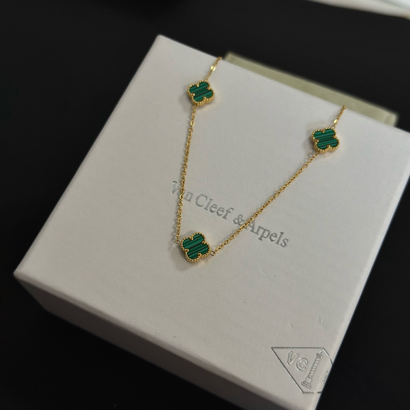 〔精工原版〕VCA四叶草🍀梵克雅🍛项链，经典之作 官网同款 时尚潮流 采用多层次金属雕刻设计 使花瓣更立